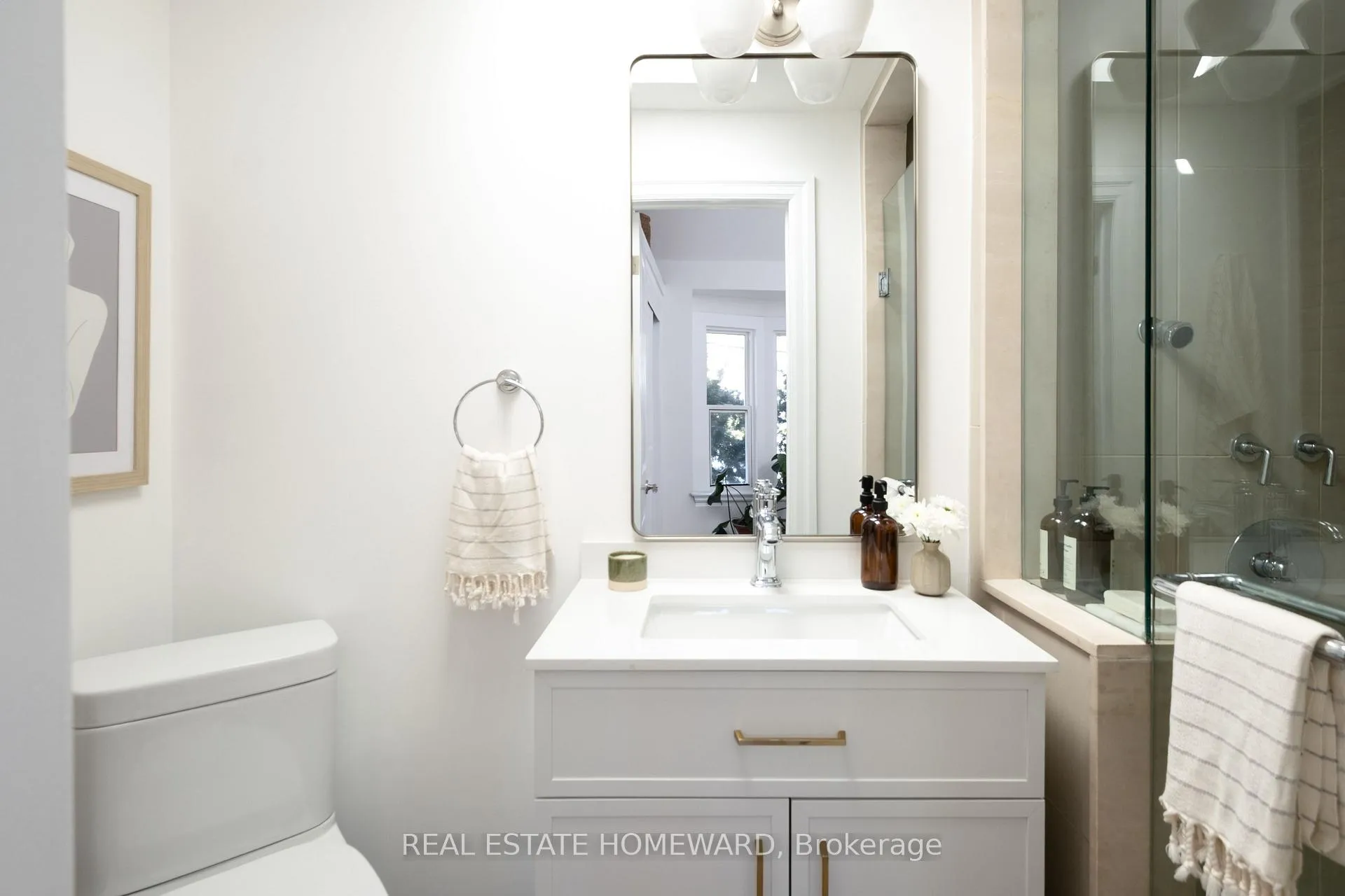 Photo 19 of 631 Logan Avenue, Toronto, North Riverdale — HOMEH