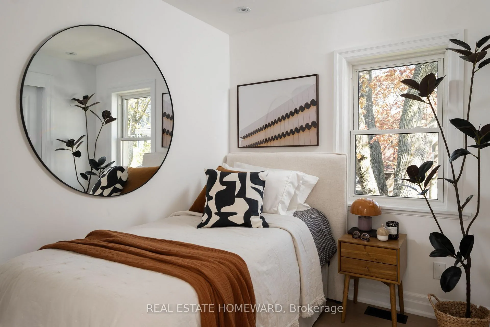 Photo 20 of 631 Logan Avenue, Toronto, North Riverdale — HOMEH