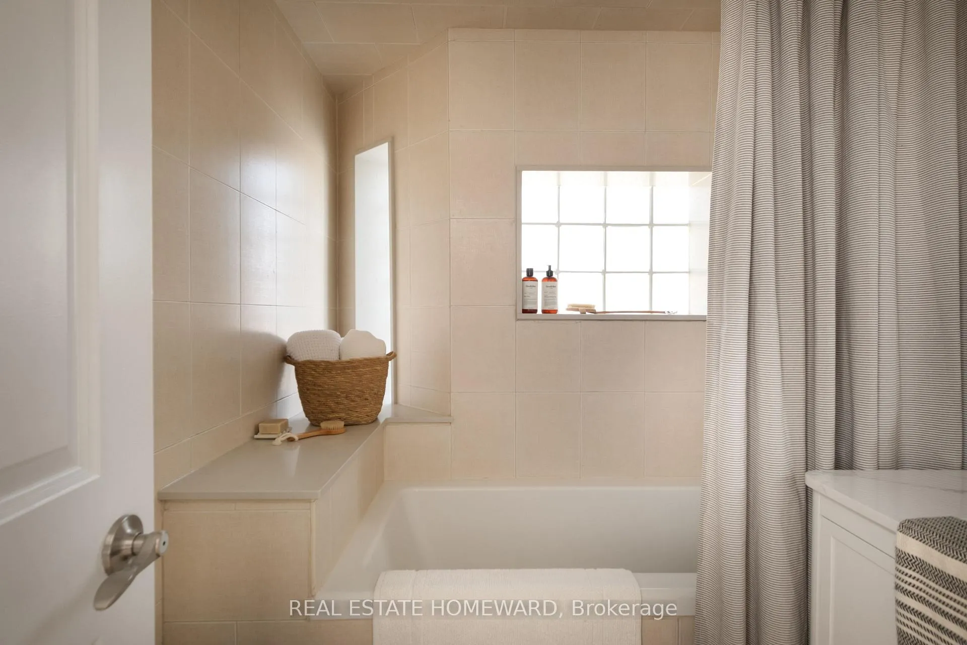 Photo 25 of 631 Logan Avenue, Toronto, North Riverdale — HOMEH