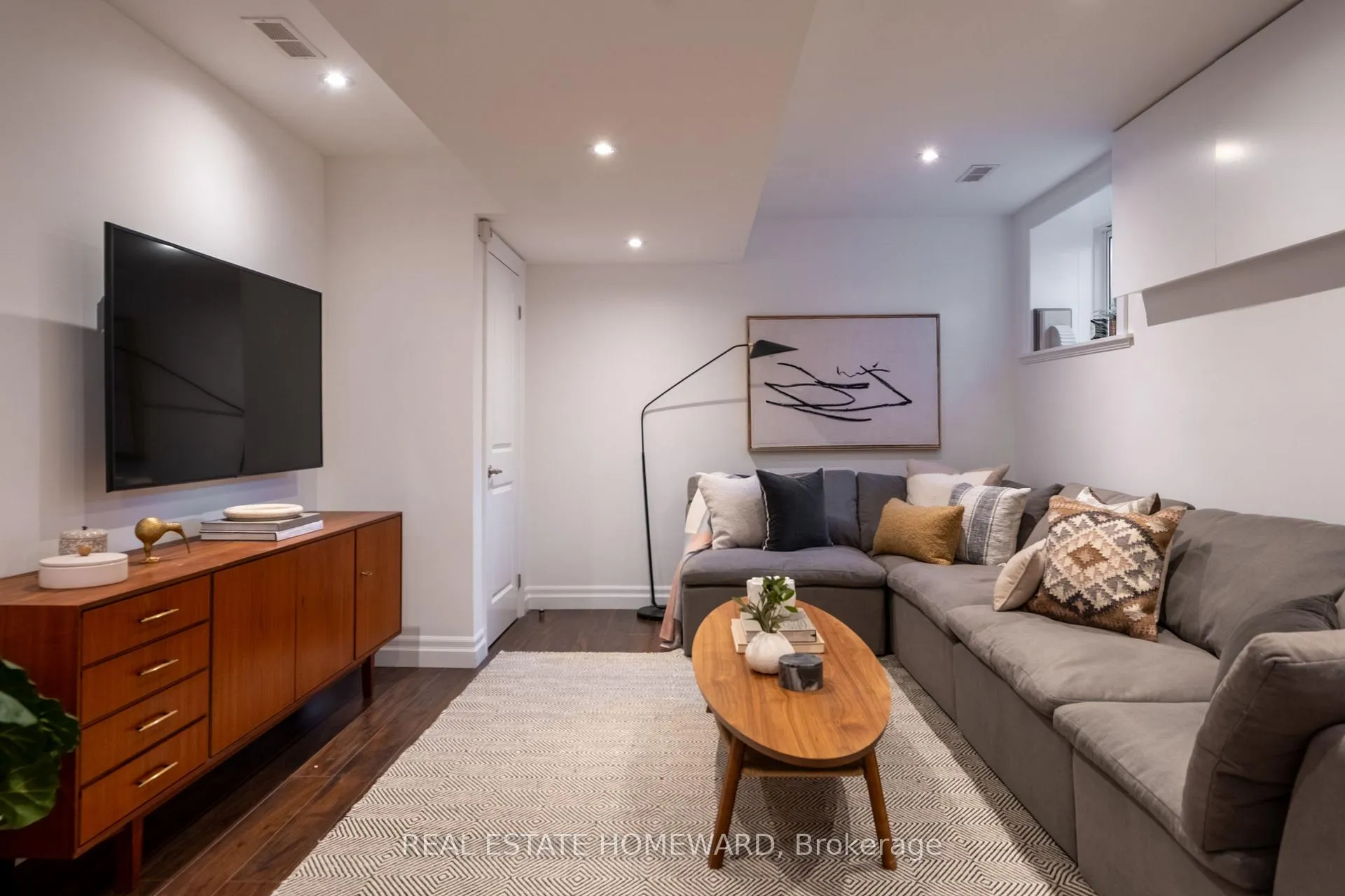 Photo 28 of 631 Logan Avenue, Toronto, North Riverdale — HOMEH