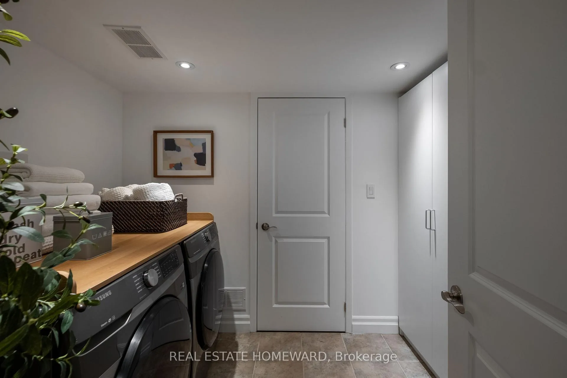 Photo 32 of 631 Logan Avenue, Toronto, North Riverdale — HOMEH