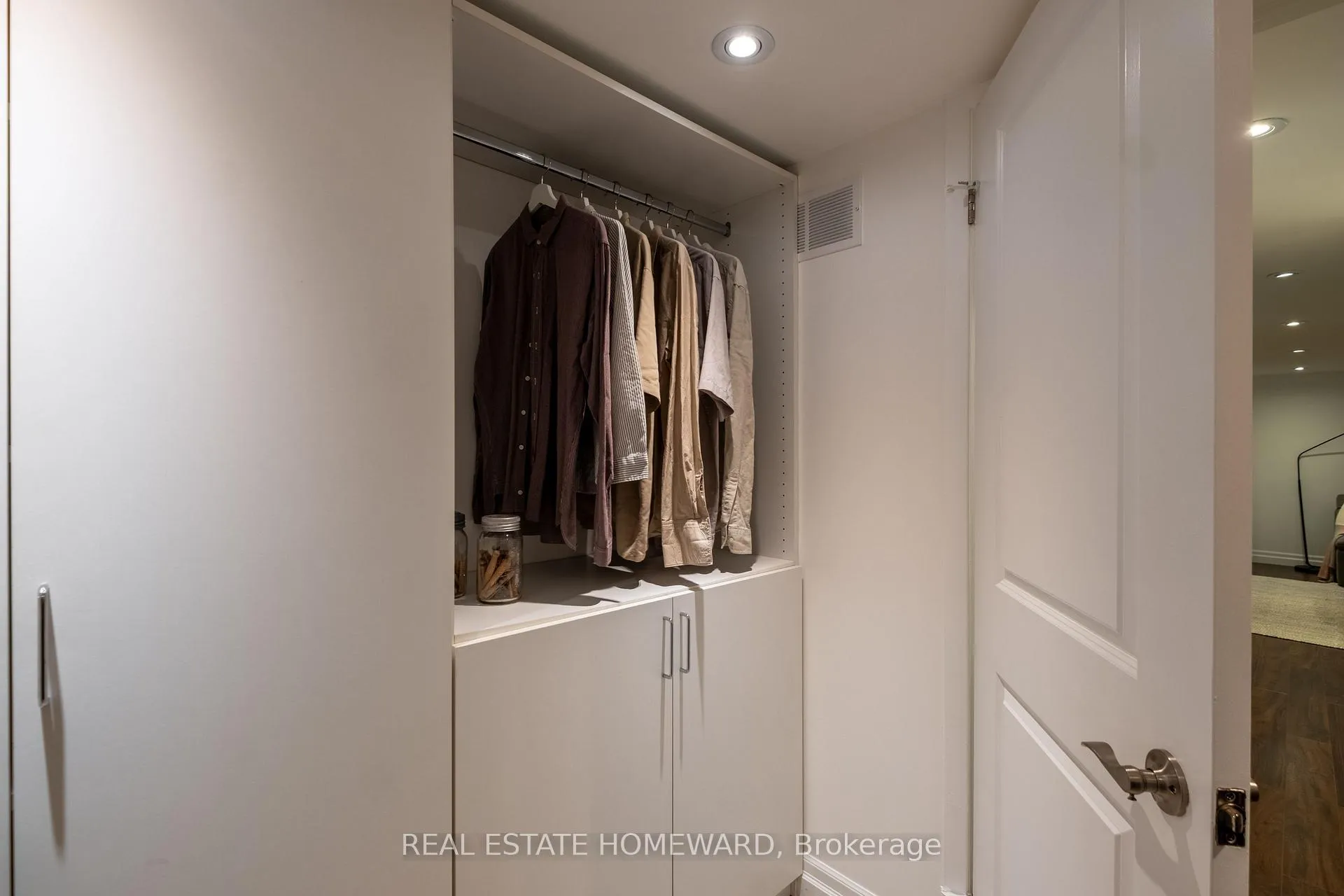 Photo 33 of 631 Logan Avenue, Toronto, North Riverdale — HOMEH