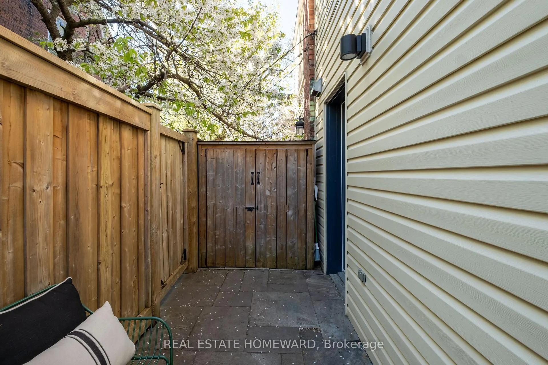 Photo 38 of 631 Logan Avenue, Toronto, North Riverdale — HOMEH