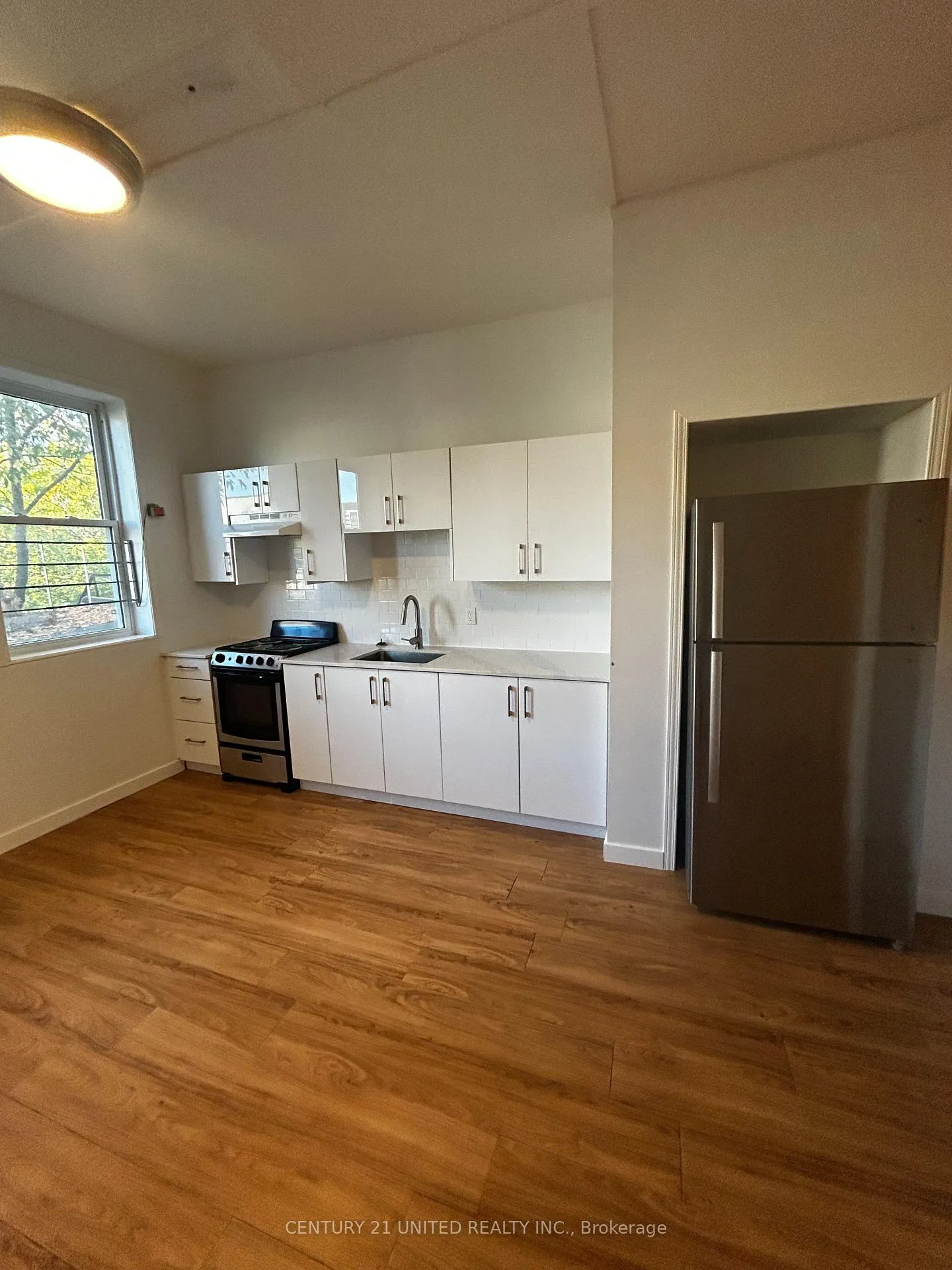 Photo 6 of Unit 2, 174.5 Hunter Street W, Peterborough, Town Ward 3 — HOMEH