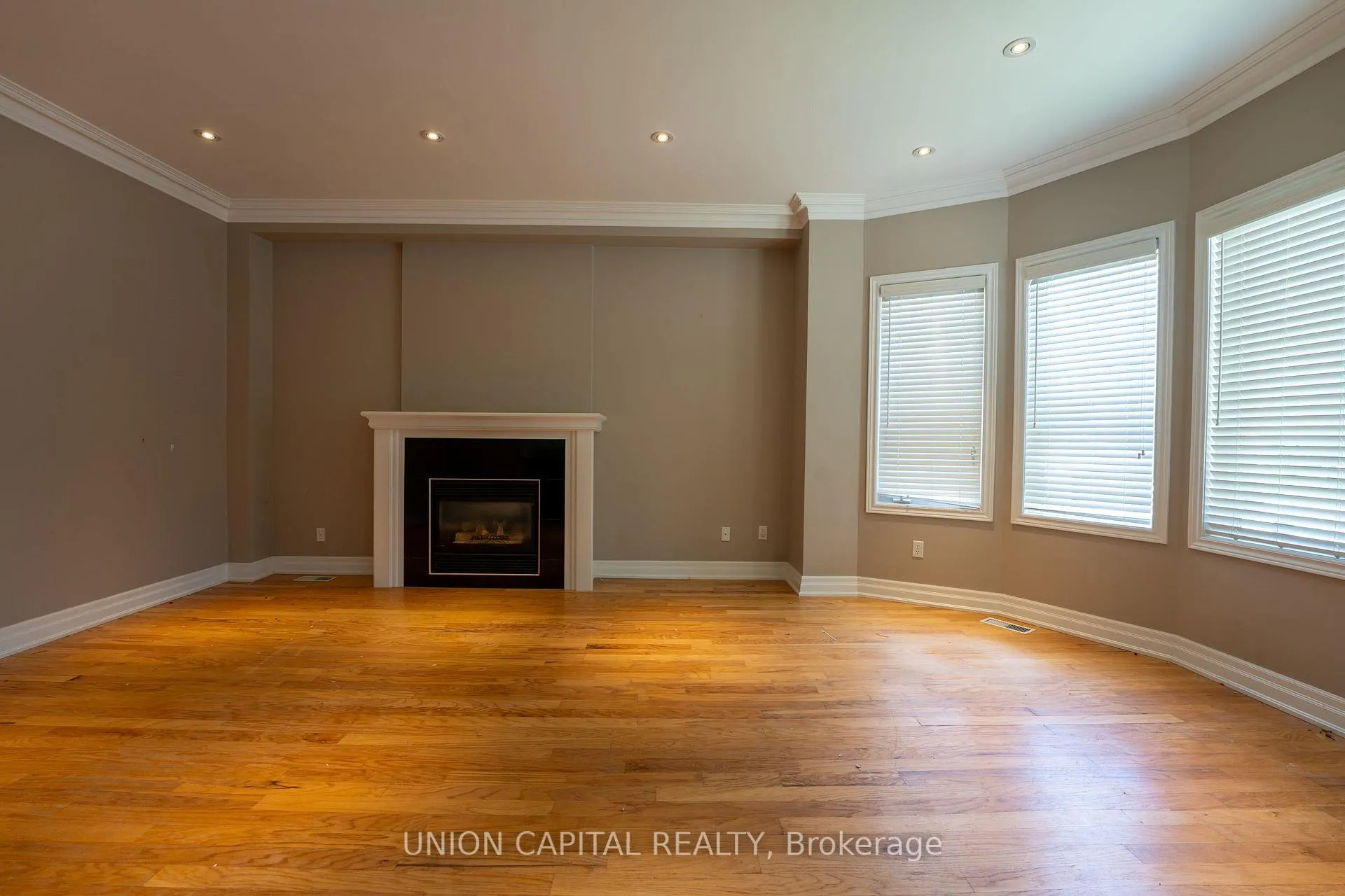 Photo 4 of Unit 1, 230 St. George Street, Toronto, The Annex — HOMEH