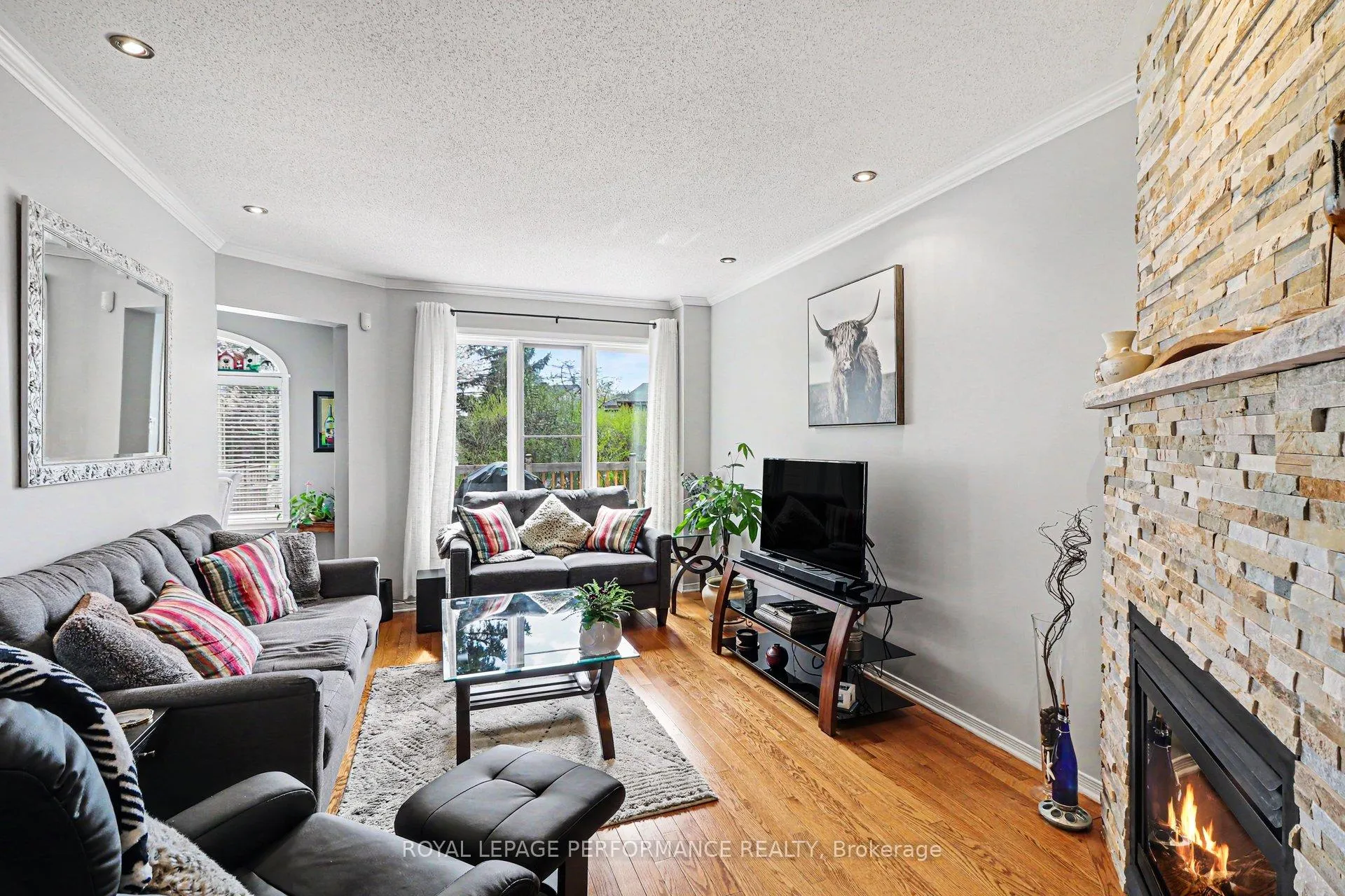 Photo 7 of 1702 Jobin Crescent, Ottawa, Carson Grove — HOMEH