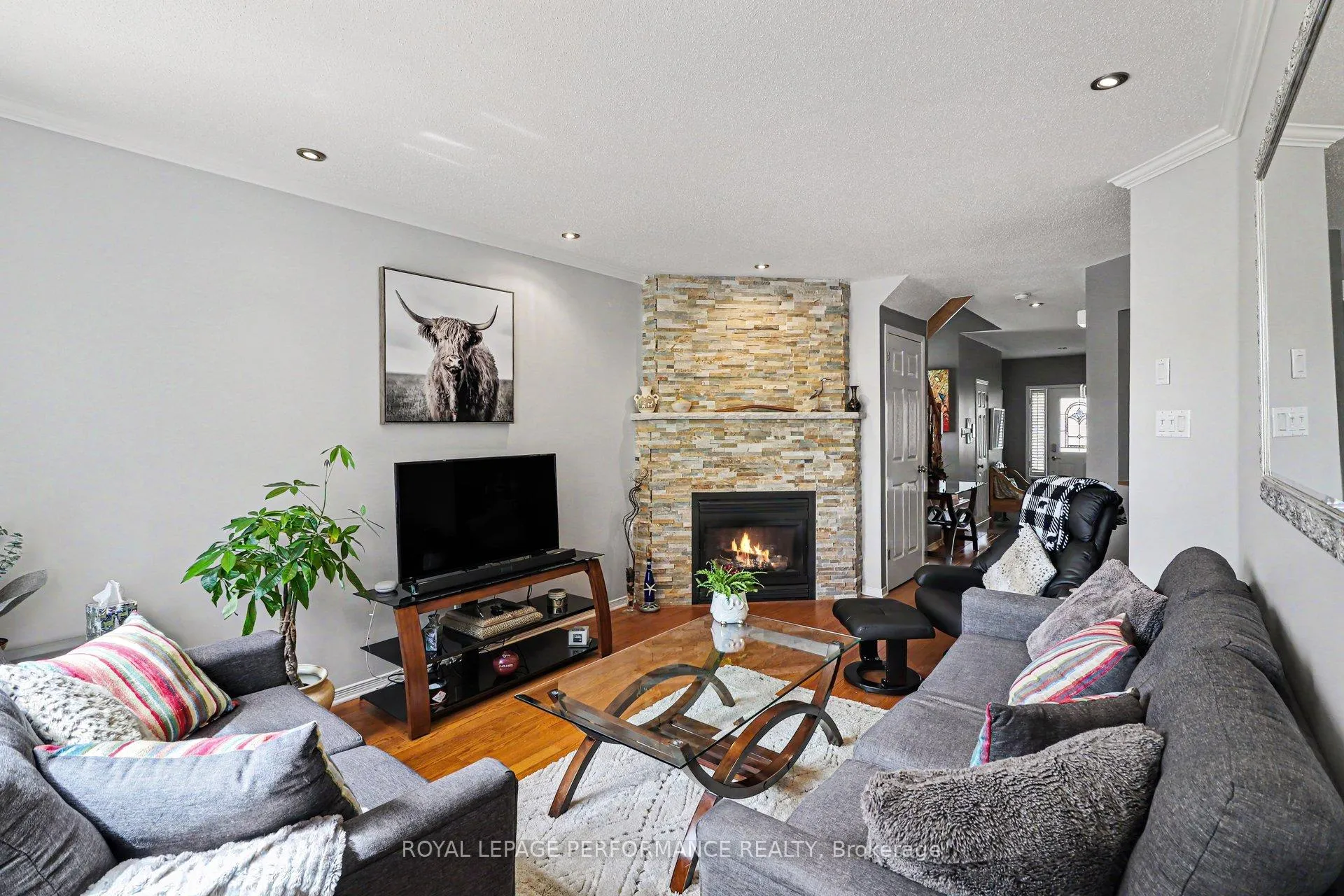 Photo 8 of 1702 Jobin Crescent, Ottawa, Carson Grove — HOMEH