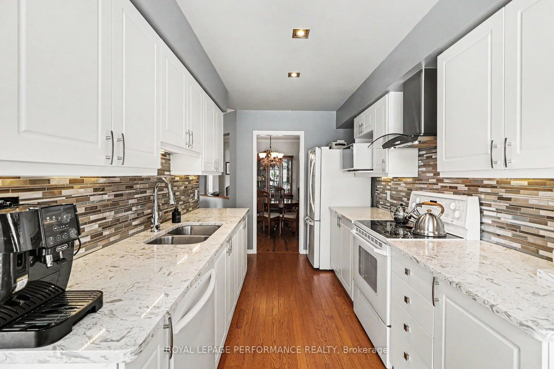 Photo 13 of 1702 Jobin Crescent, Ottawa, Carson Grove — HOMEH