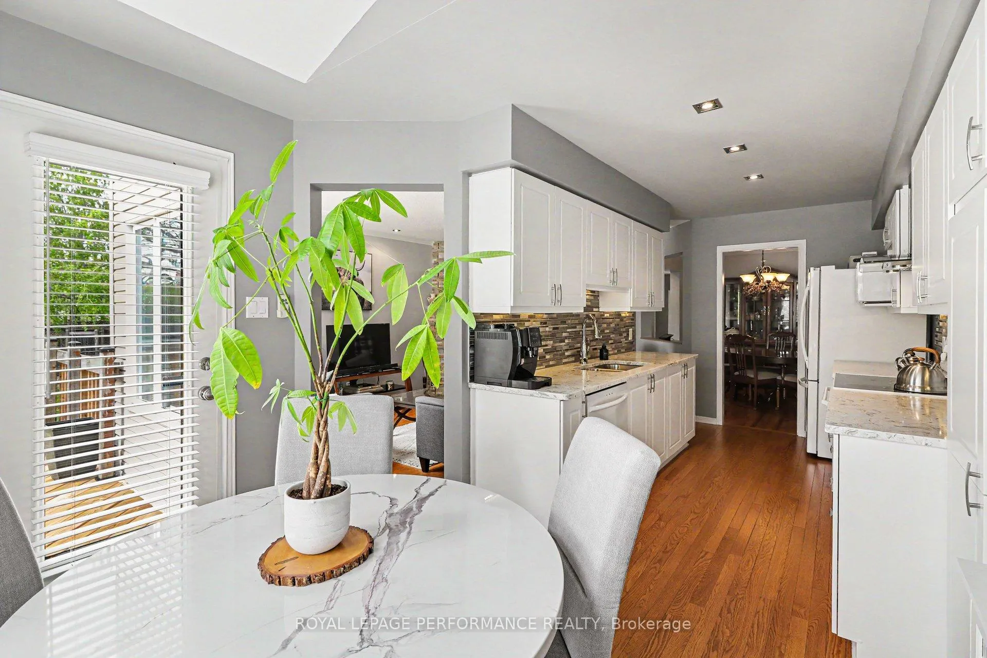 Photo 14 of 1702 Jobin Crescent, Ottawa, Carson Grove — HOMEH