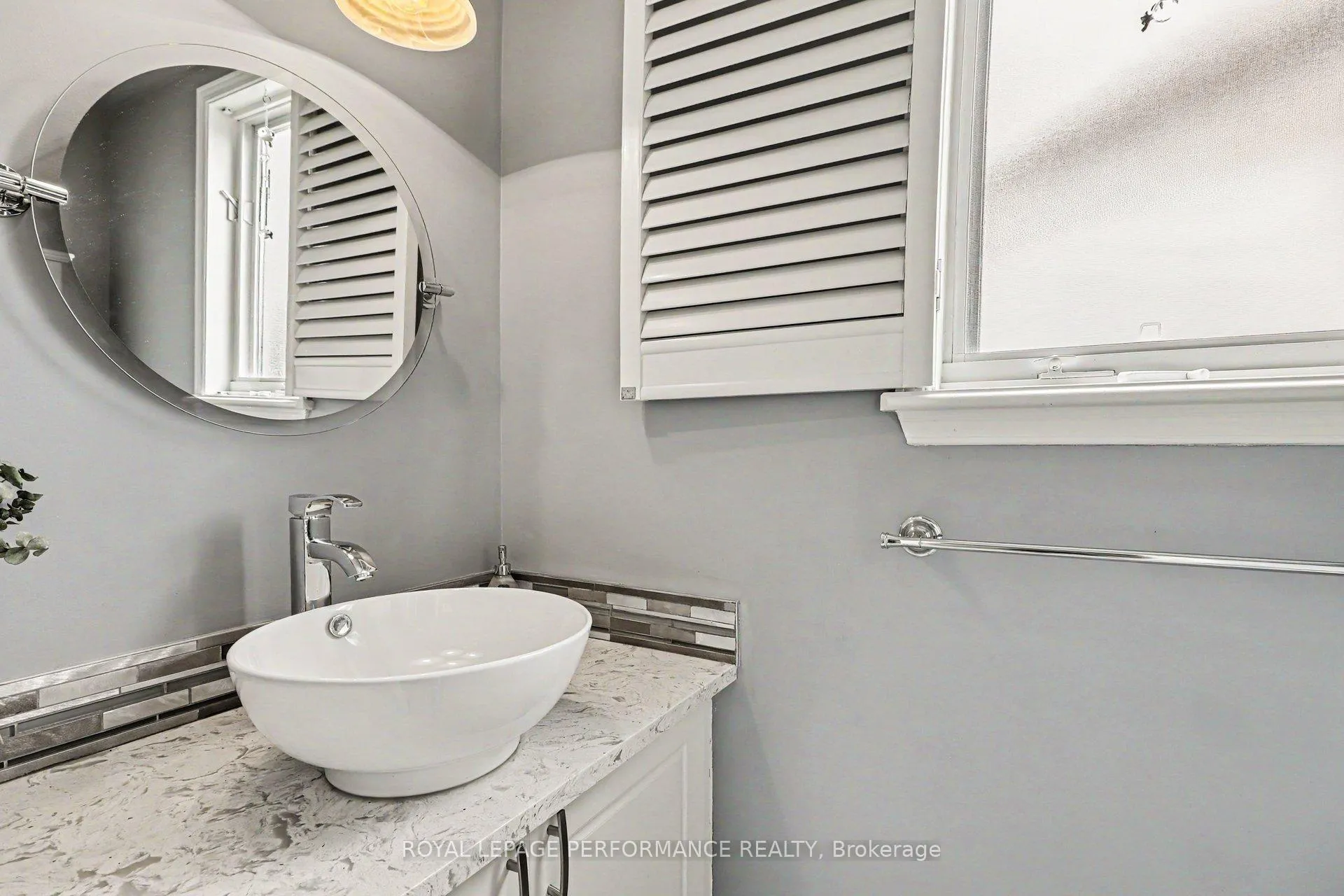 Photo 17 of 1702 Jobin Crescent, Ottawa, Carson Grove — HOMEH