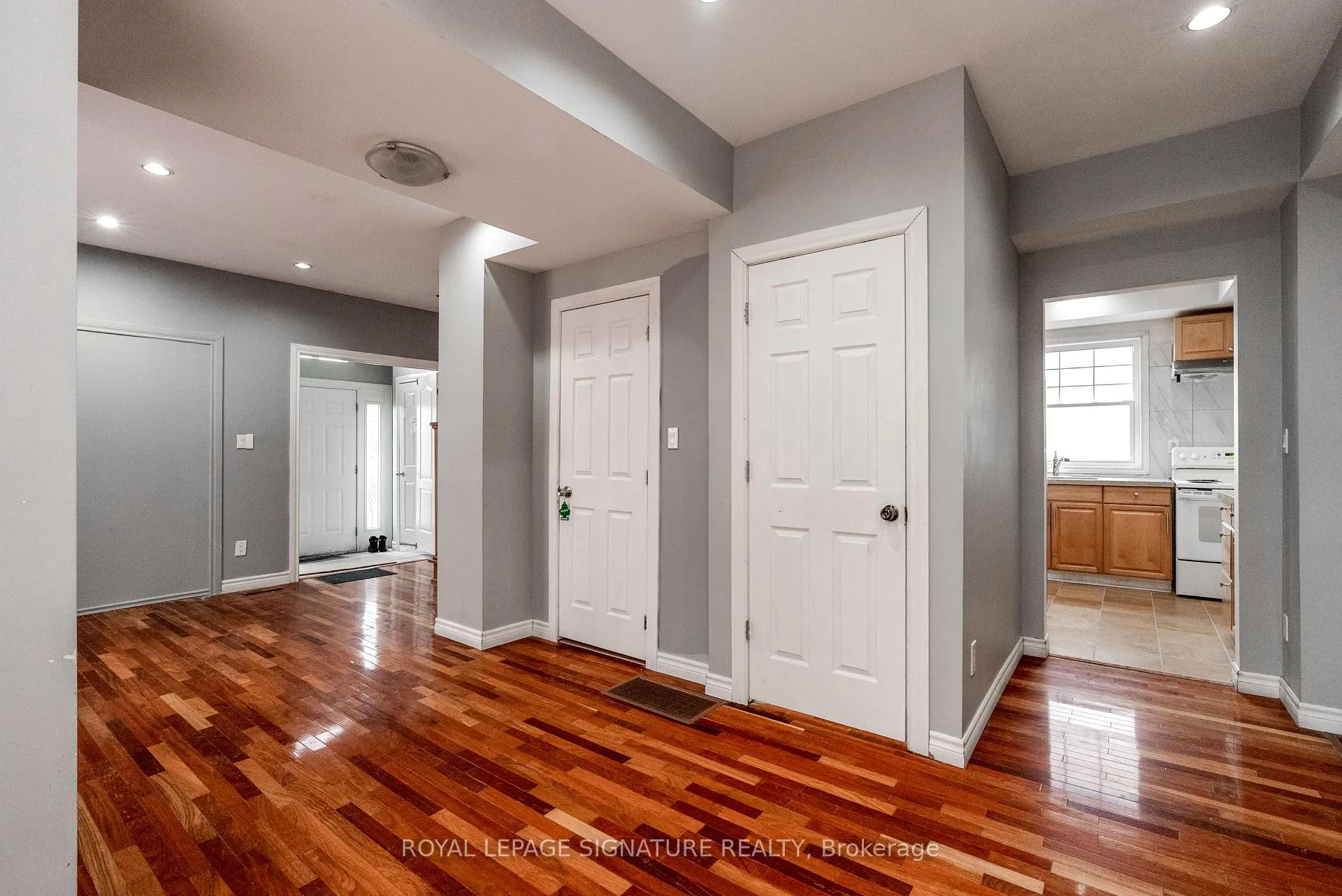 Photo 3 of Unit Main, 6 Trueman Street, Brampton, Queen Street Corridor — HOMEH