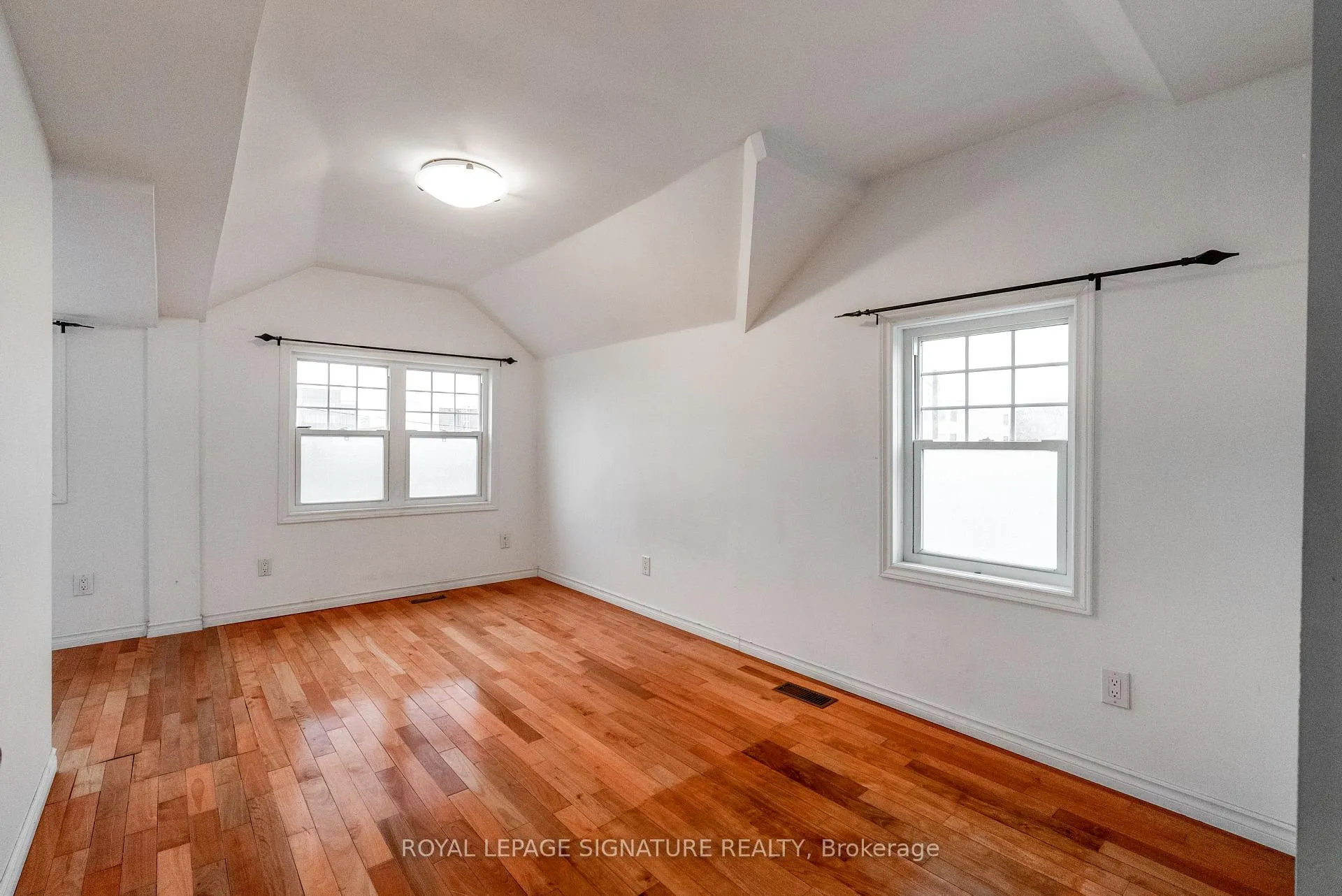 Photo 8 of Unit Main, 6 Trueman Street, Brampton, Queen Street Corridor — HOMEH