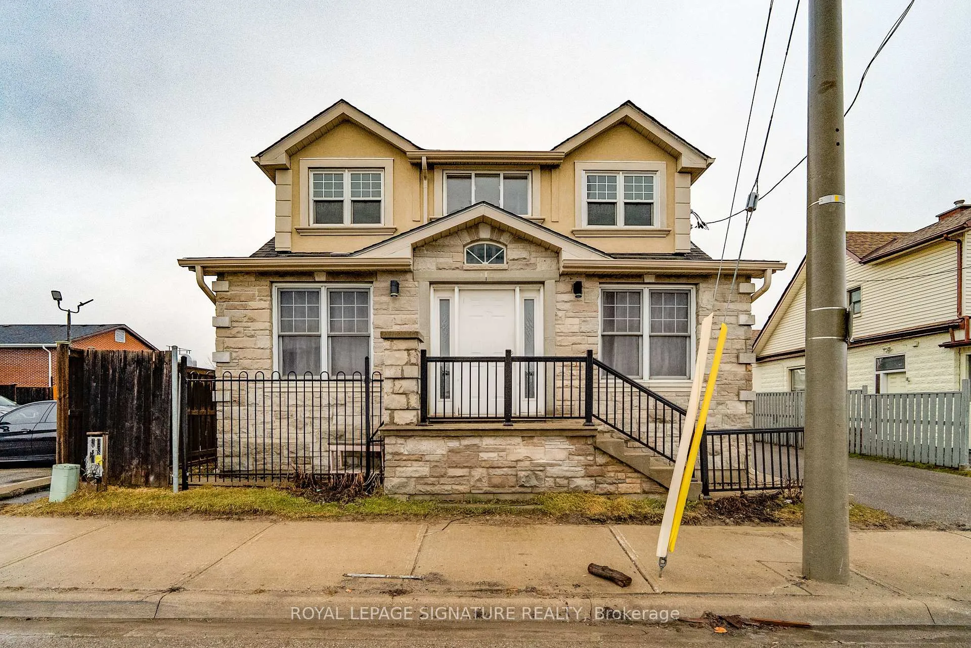 Photo 21 of Unit Main, 6 Trueman Street, Brampton, Queen Street Corridor — HOMEH