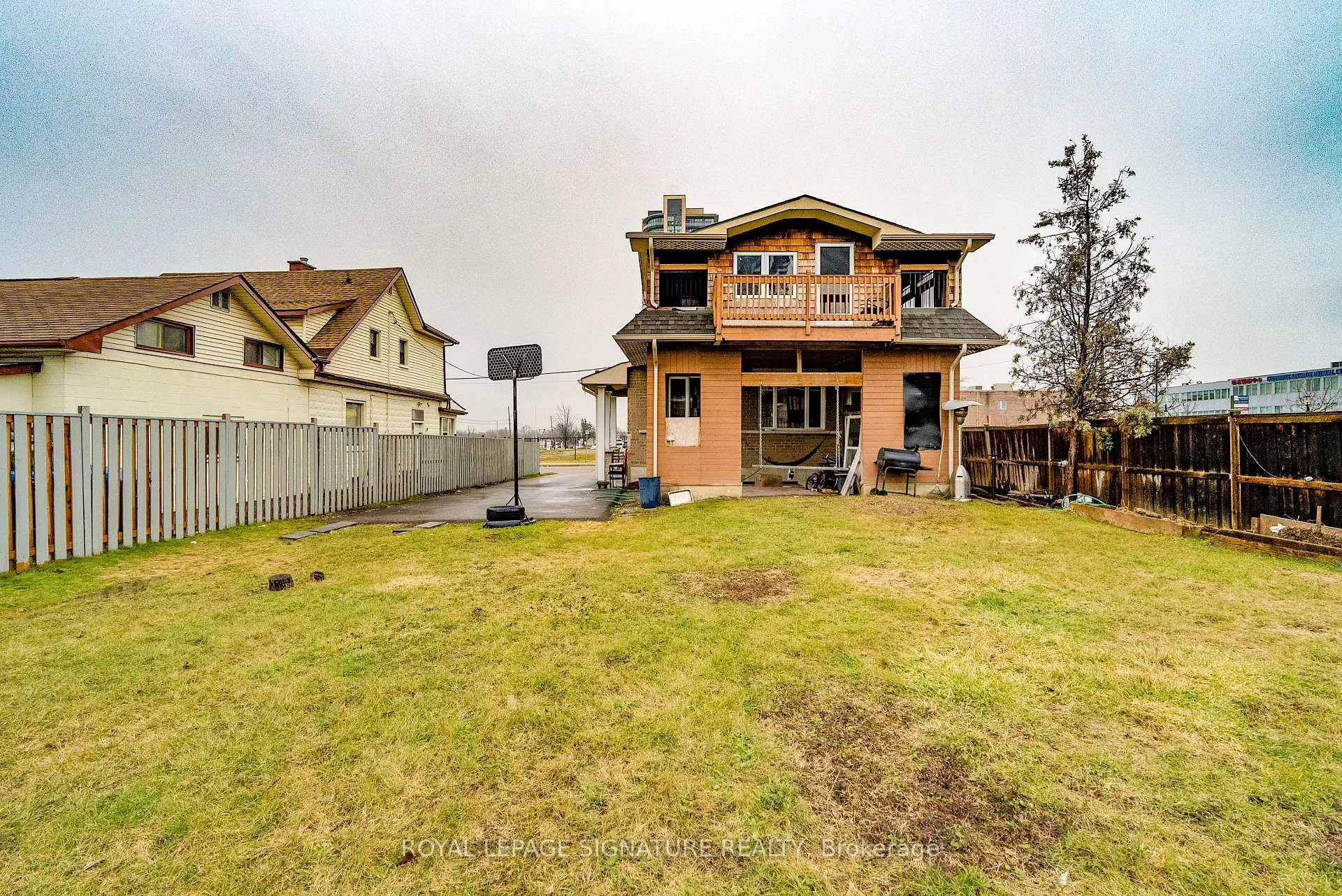 Photo 23 of Unit Main, 6 Trueman Street, Brampton, Queen Street Corridor — HOMEH