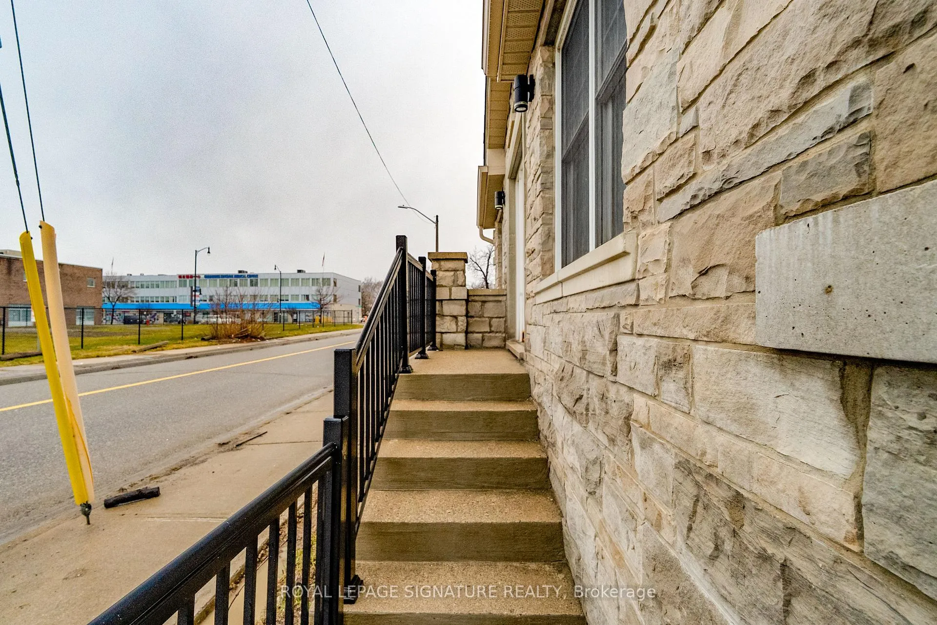 Photo 24 of Unit Main, 6 Trueman Street, Brampton, Queen Street Corridor — HOMEH