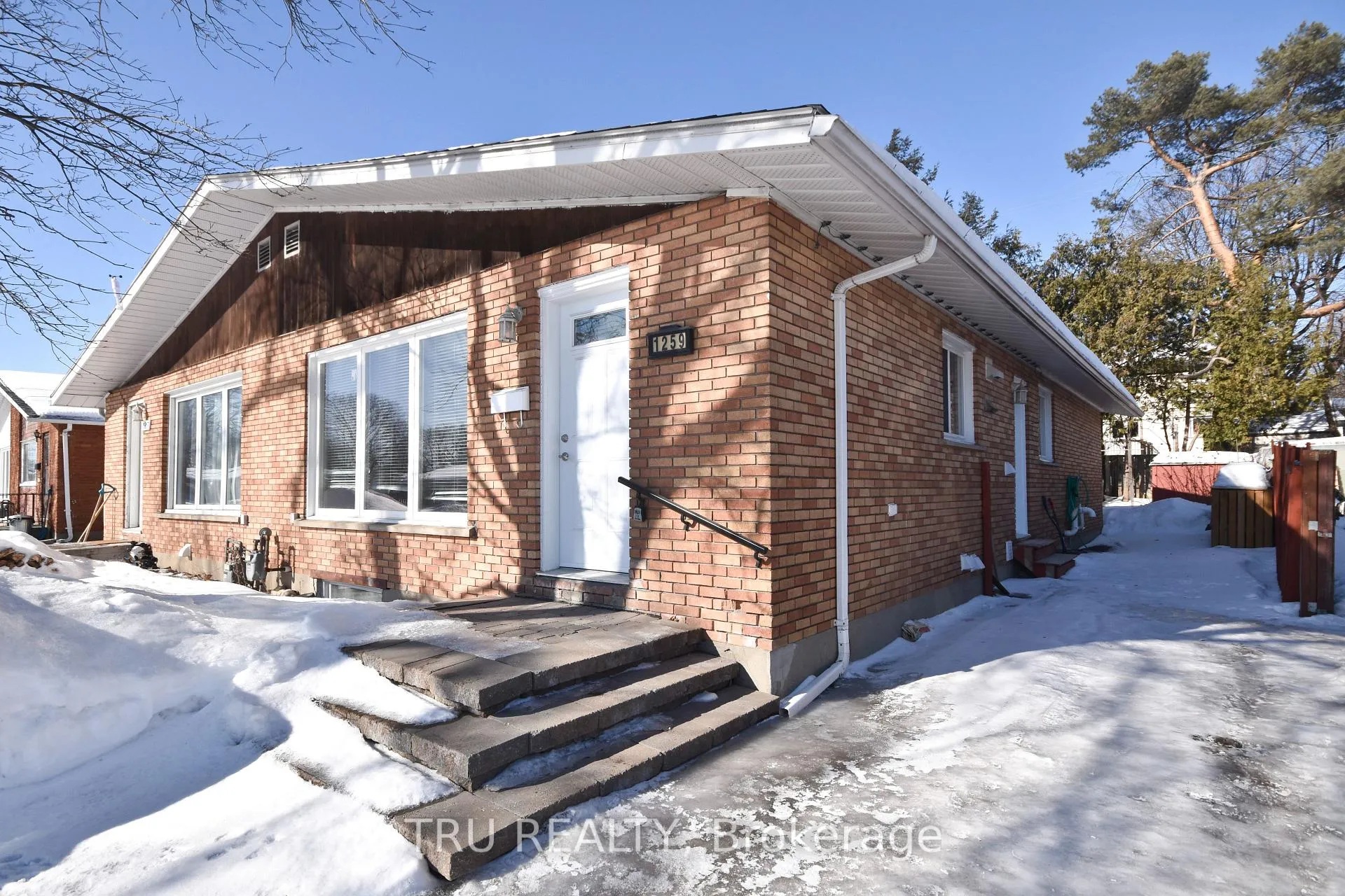 Photo 1 of Unit B, 1259 Maitland Avenue, Ottawa, Copeland Park — HOMEH