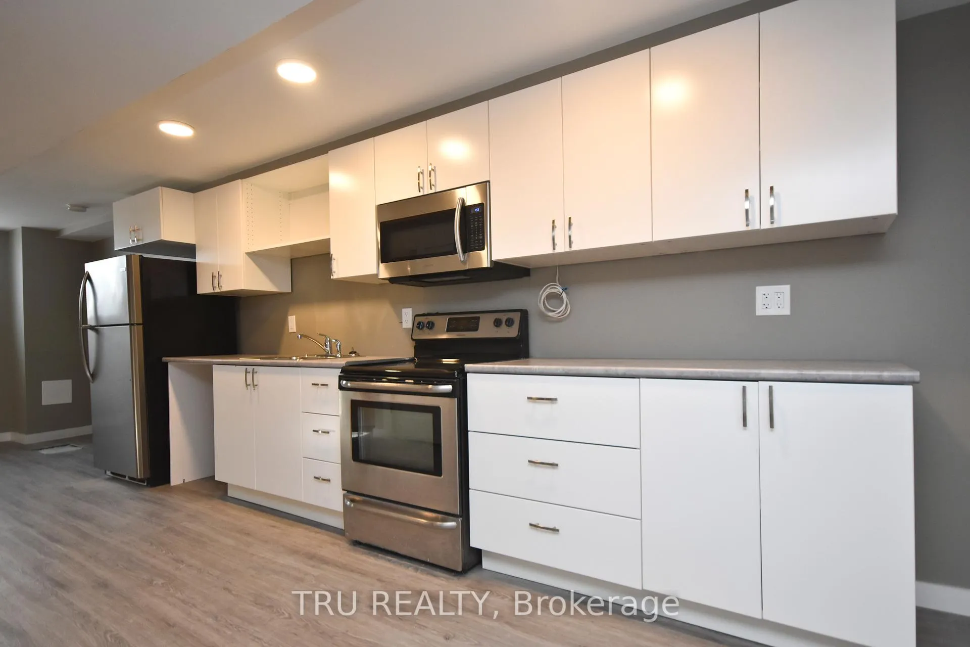 Photo 5 of Unit B, 1259 Maitland Avenue, Ottawa, Copeland Park — HOMEH