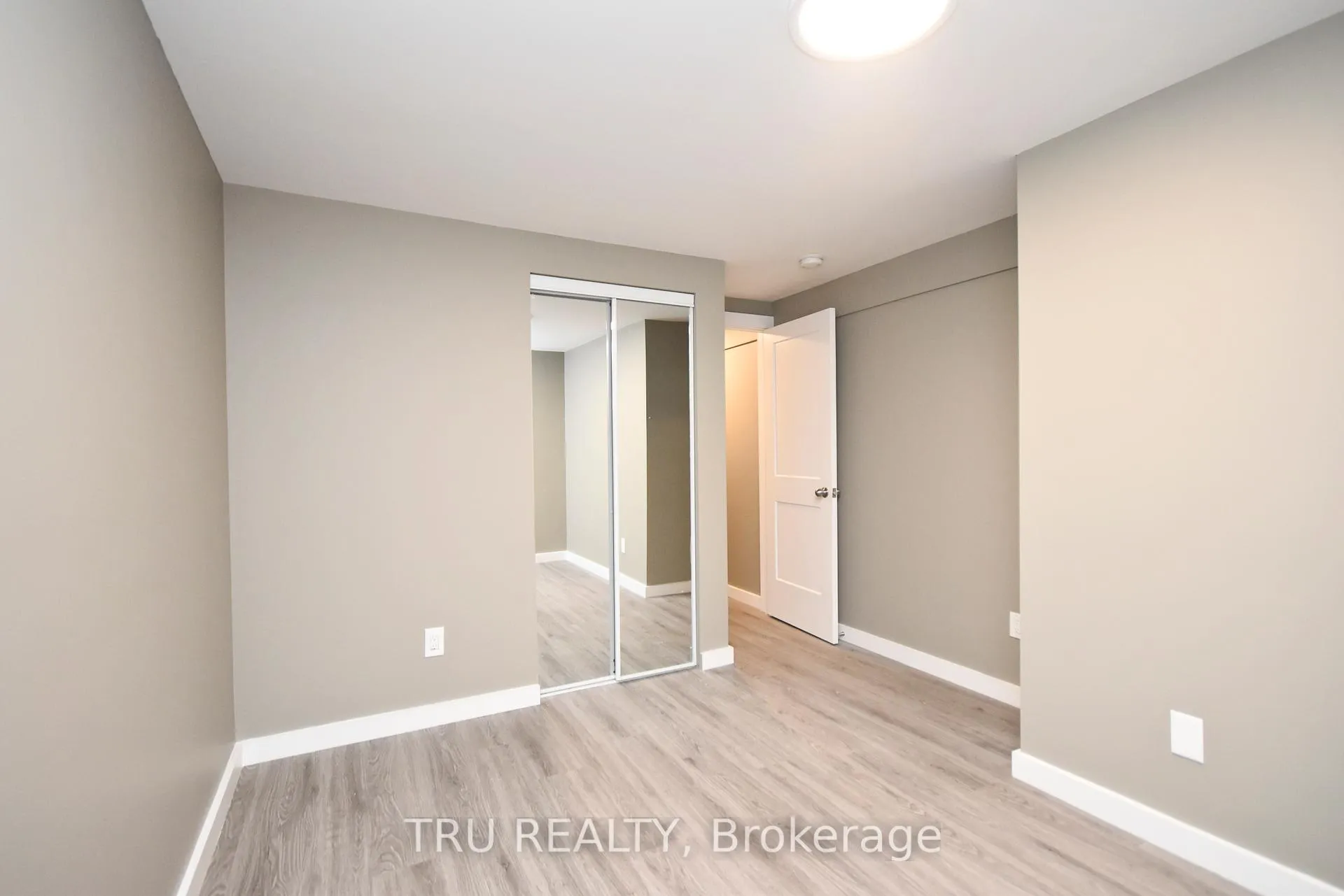 Photo 9 of Unit B, 1259 Maitland Avenue, Ottawa, Copeland Park — HOMEH