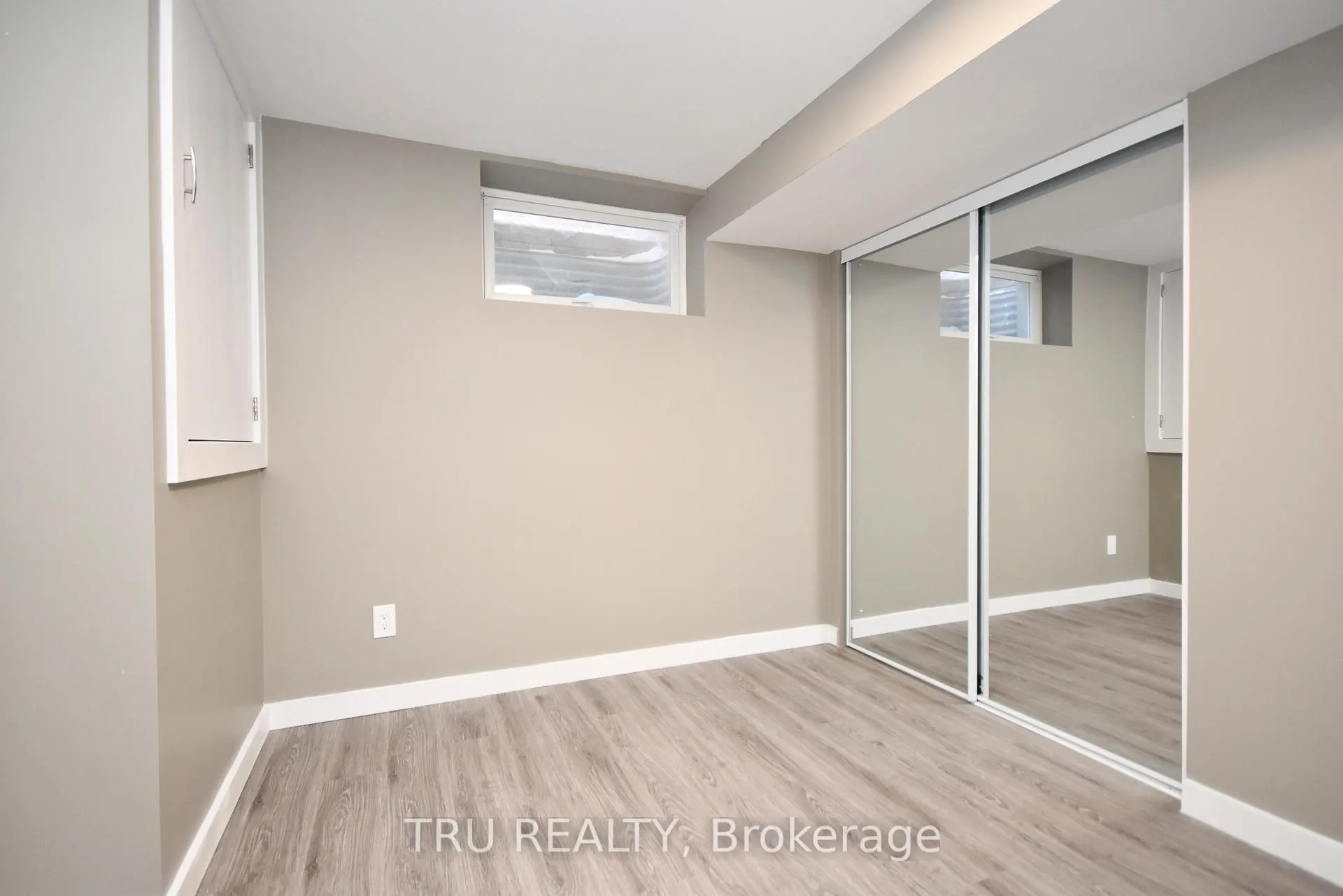Photo 10 of Unit B, 1259 Maitland Avenue, Ottawa, Copeland Park — HOMEH