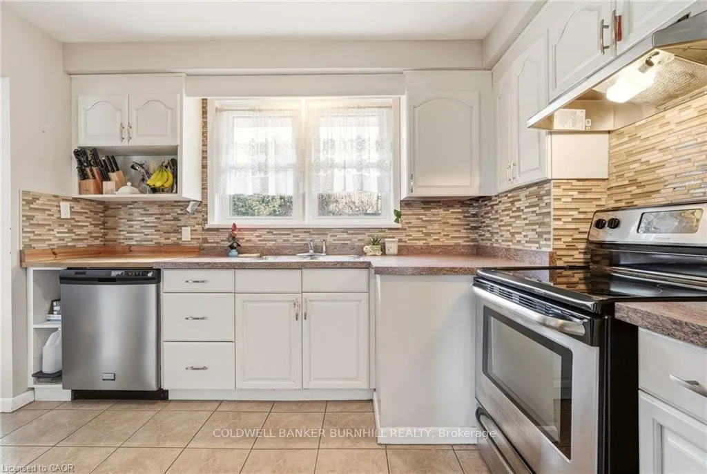 Photo 12 of 452 Third Line, Oakville, West — HOMEH