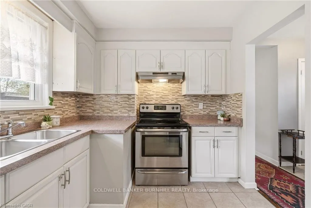 Photo 14 of 452 Third Line, Oakville, West — HOMEH