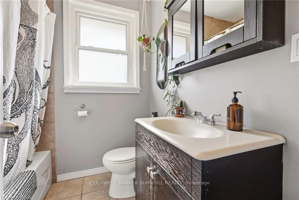 Photo 20 of 452 Third Line, Oakville, West — HOMEH
