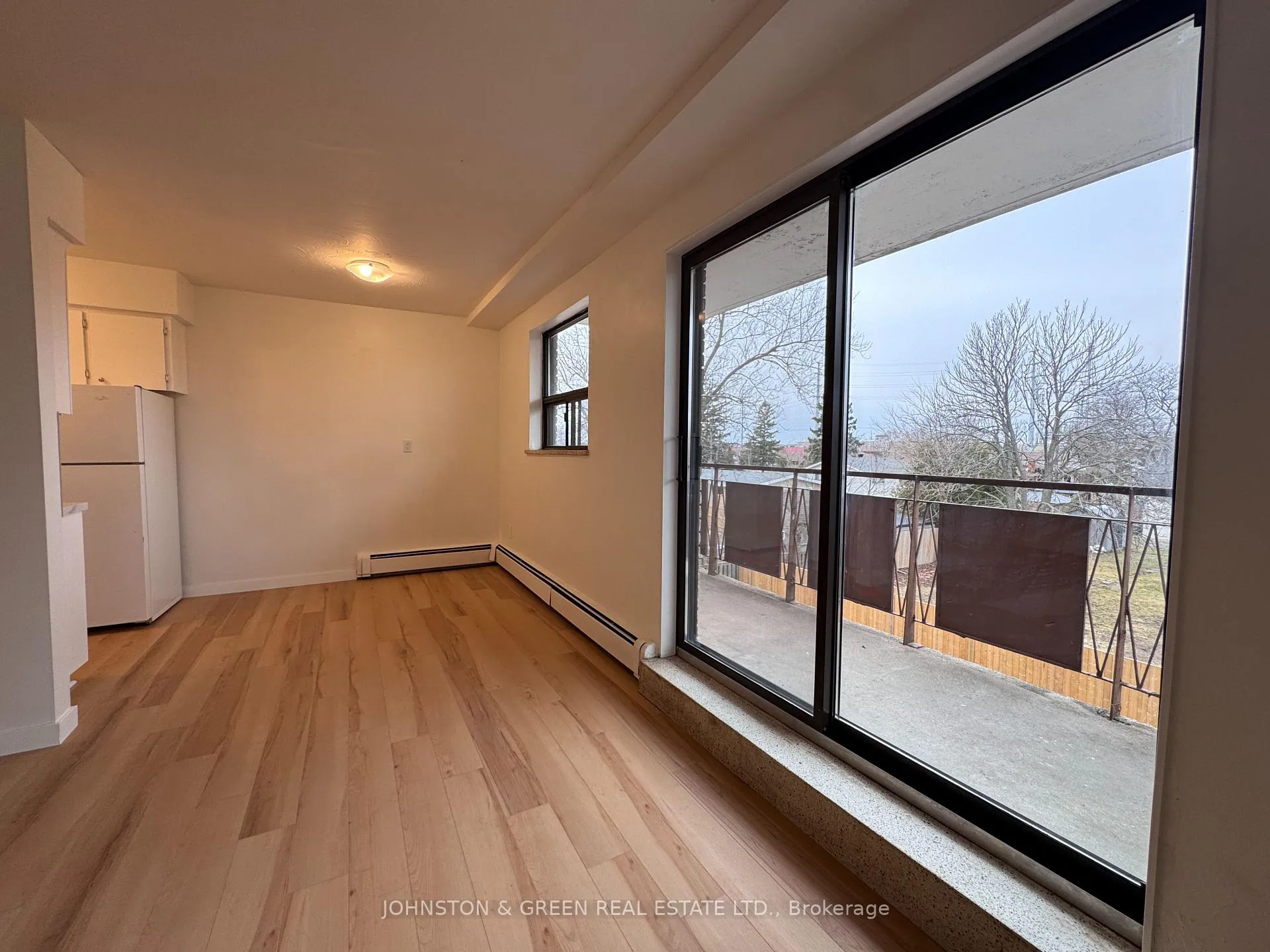 Photo 6 of Unit 308, 482 Mohawk Road E, Hamilton, Thorner — HOMEH