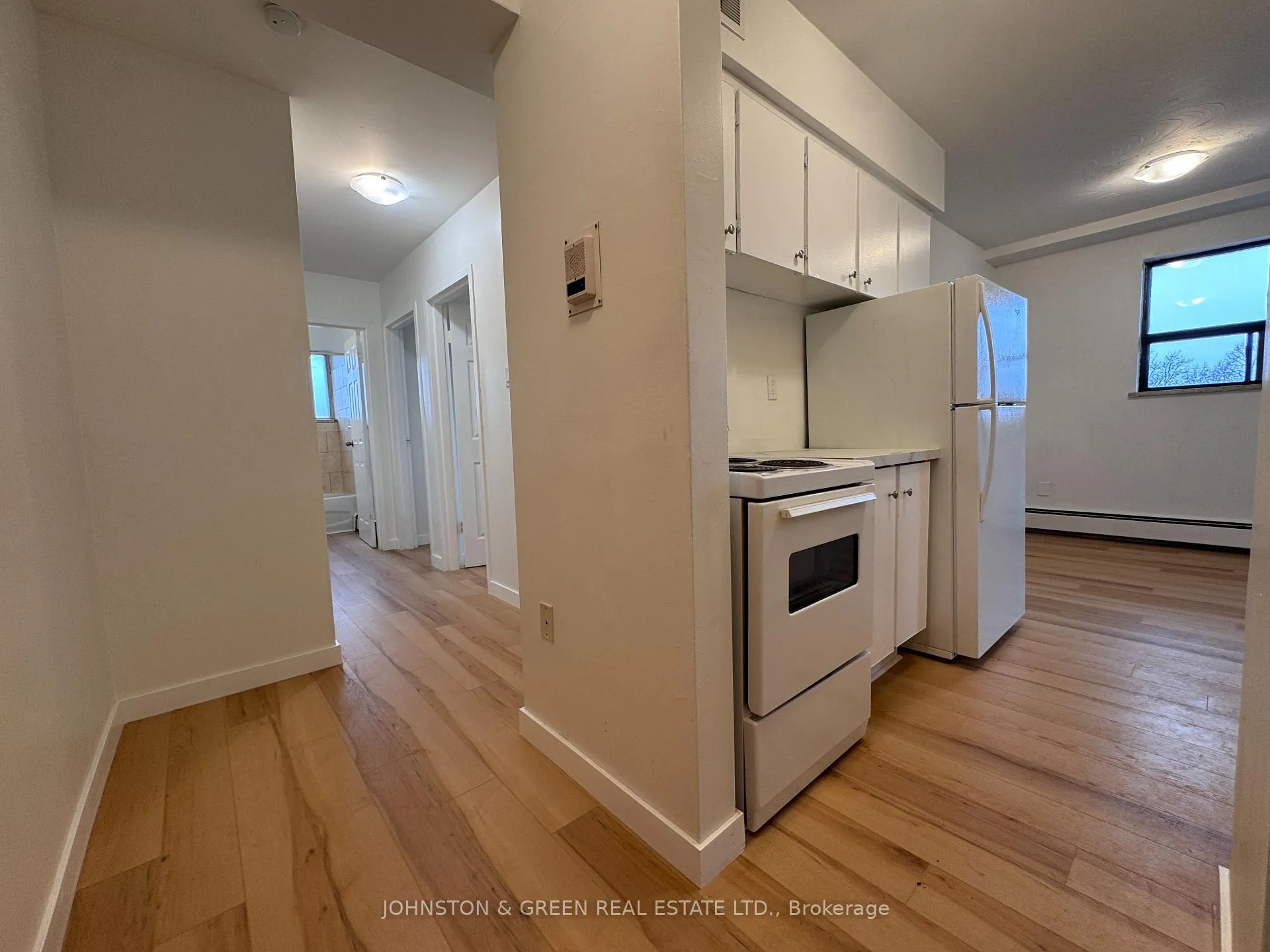 Photo 8 of Unit 308, 482 Mohawk Road E, Hamilton, Thorner — HOMEH