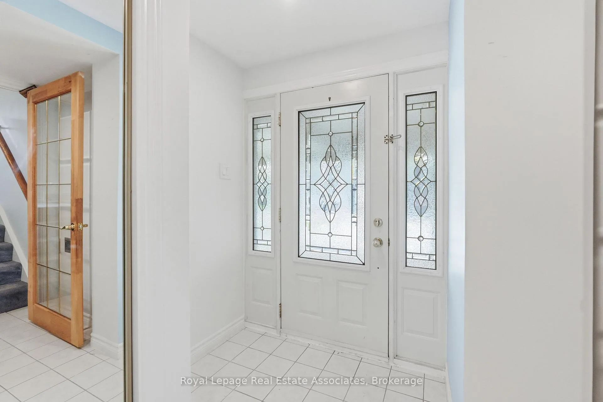 Photo 4 of 13 Ferndale Crescent, Brampton, Brampton East — HOMEH