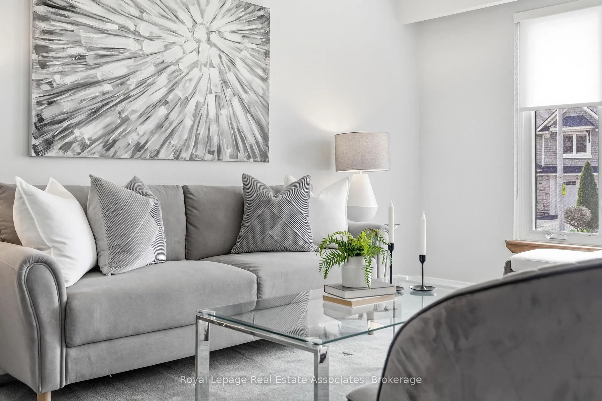 Photo 7 of 13 Ferndale Crescent, Brampton, Brampton East — HOMEH