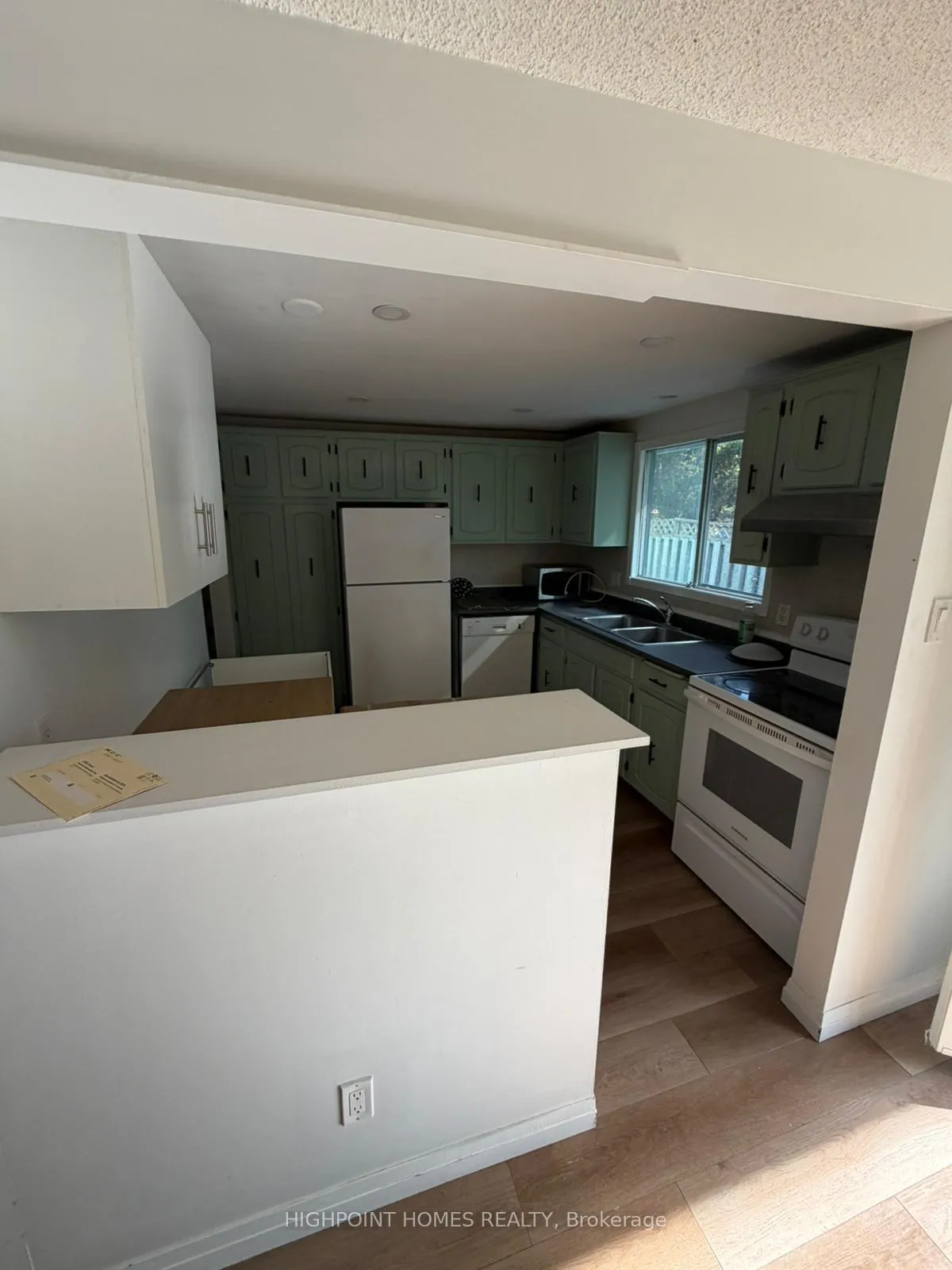 Photo 11 of 466 Midwood Crescent, Waterloo — HOMEH