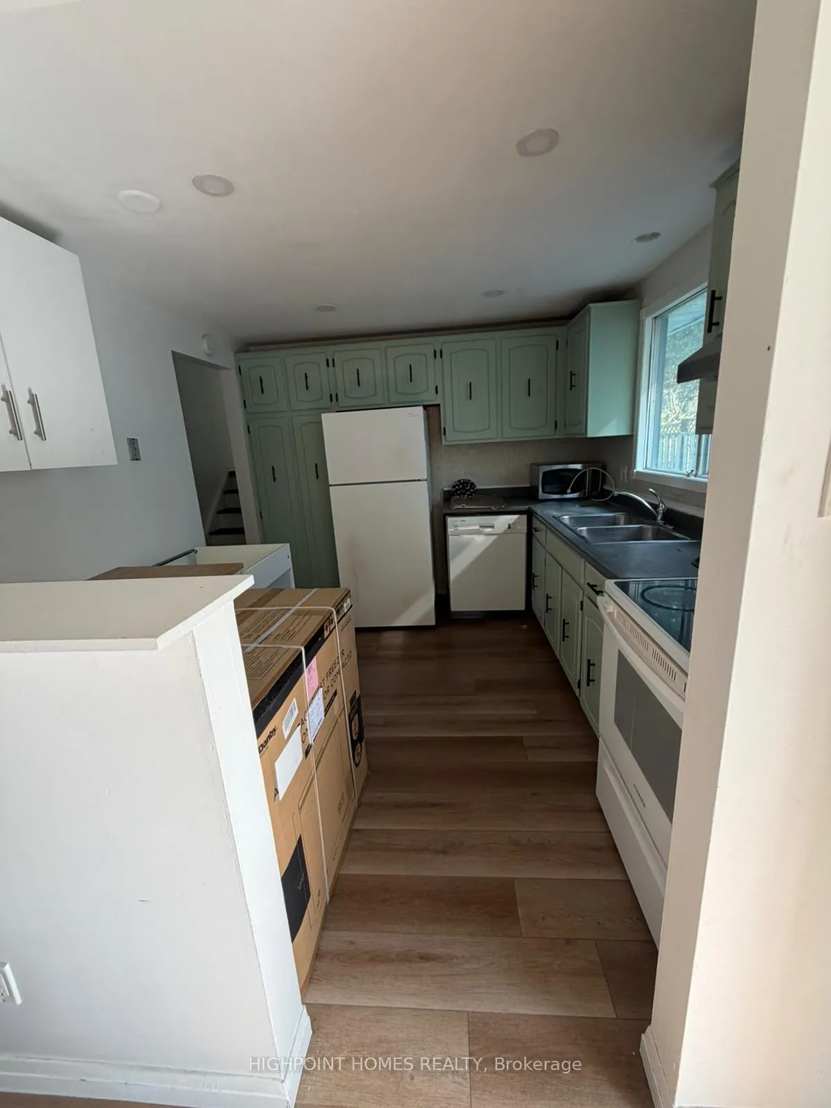 Photo 12 of 466 Midwood Crescent, Waterloo — HOMEH