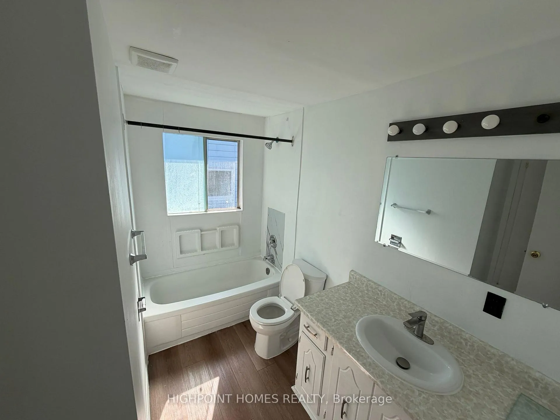 Photo 19 of 466 Midwood Crescent, Waterloo — HOMEH