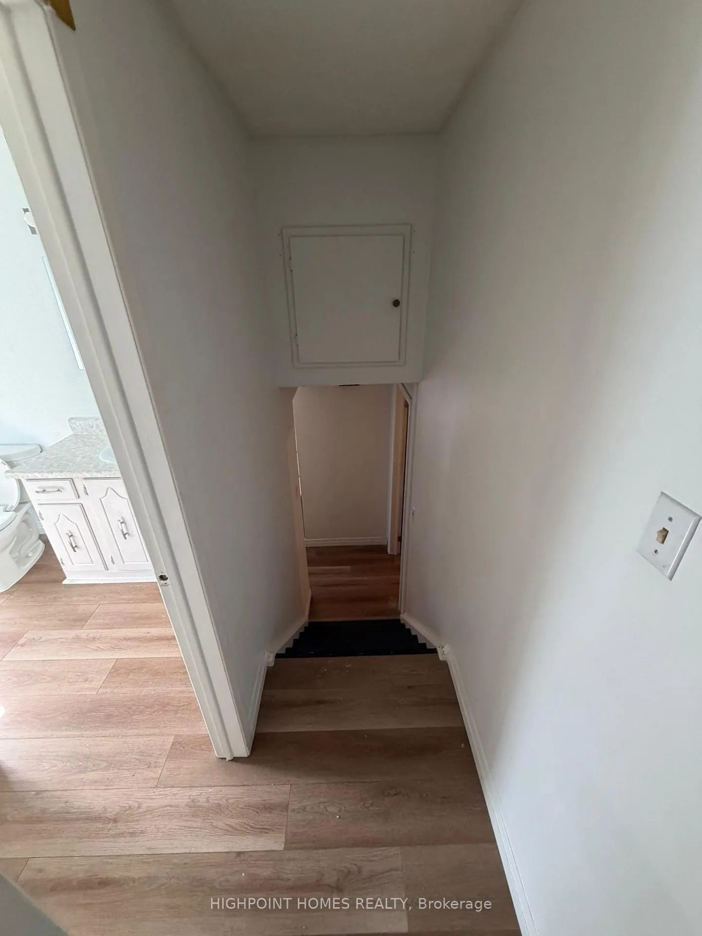 Photo 23 of 466 Midwood Crescent, Waterloo — HOMEH