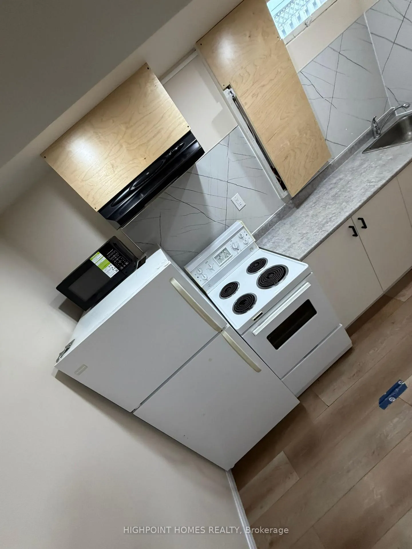 Photo 28 of 466 Midwood Crescent, Waterloo — HOMEH