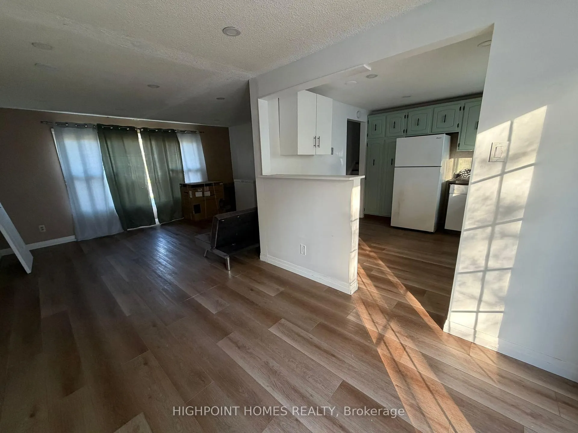 Photo 30 of 466 Midwood Crescent, Waterloo — HOMEH