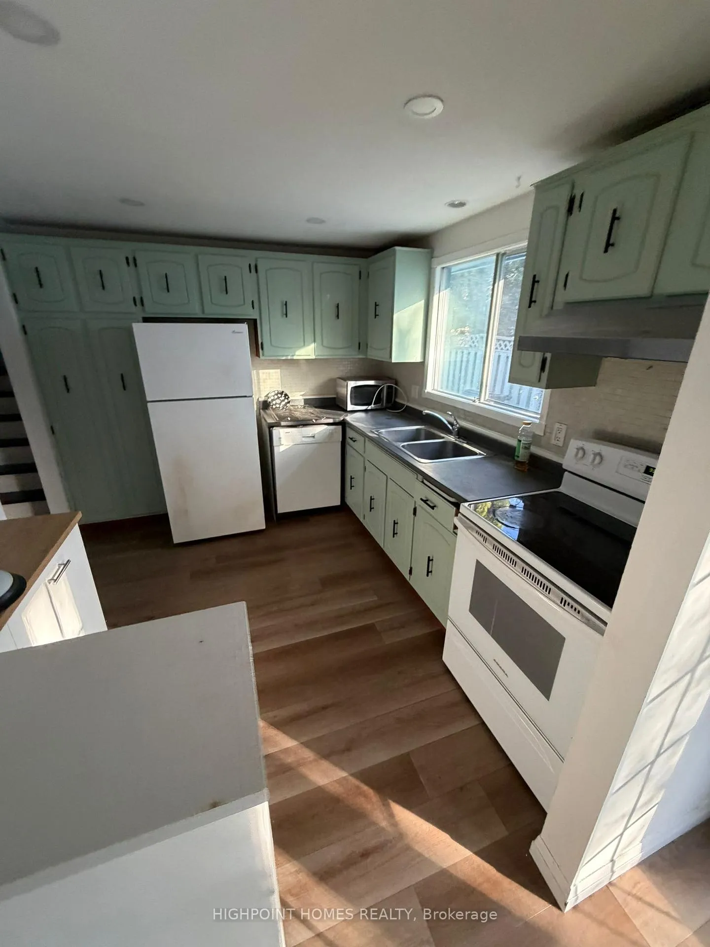 Photo 35 of 466 Midwood Crescent, Waterloo — HOMEH