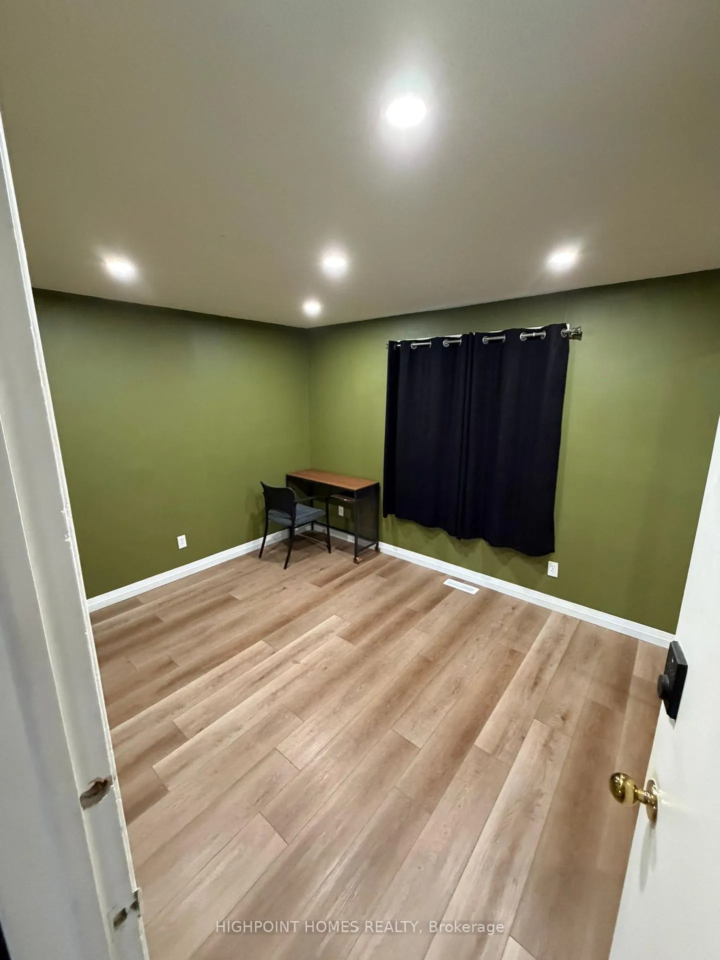 Photo 48 of 466 Midwood Crescent, Waterloo — HOMEH