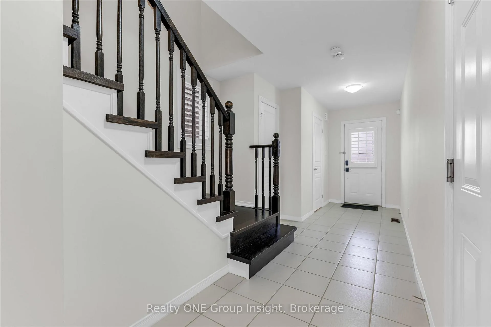 Photo 3 of 183 Penny Lane, Hamilton, Stoney Creek Mountain — HOMEH