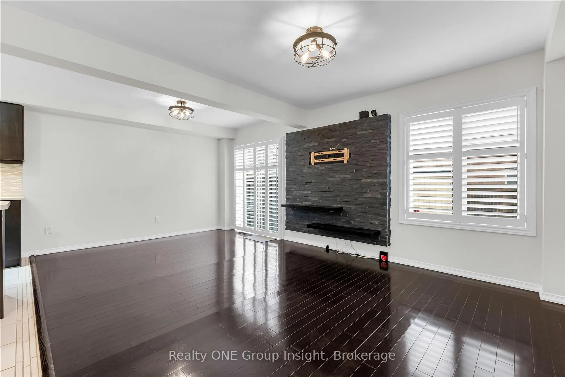Photo 12 of 183 Penny Lane, Hamilton, Stoney Creek Mountain — HOMEH