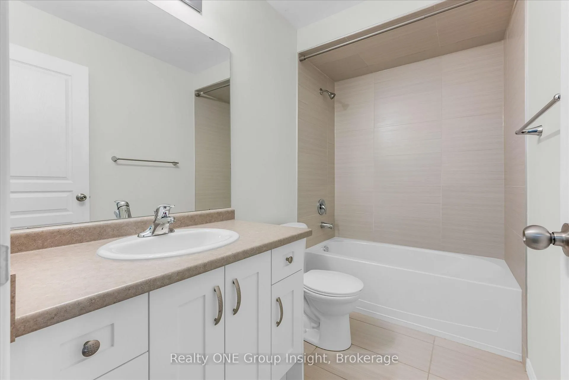 Photo 19 of 183 Penny Lane, Hamilton, Stoney Creek Mountain — HOMEH