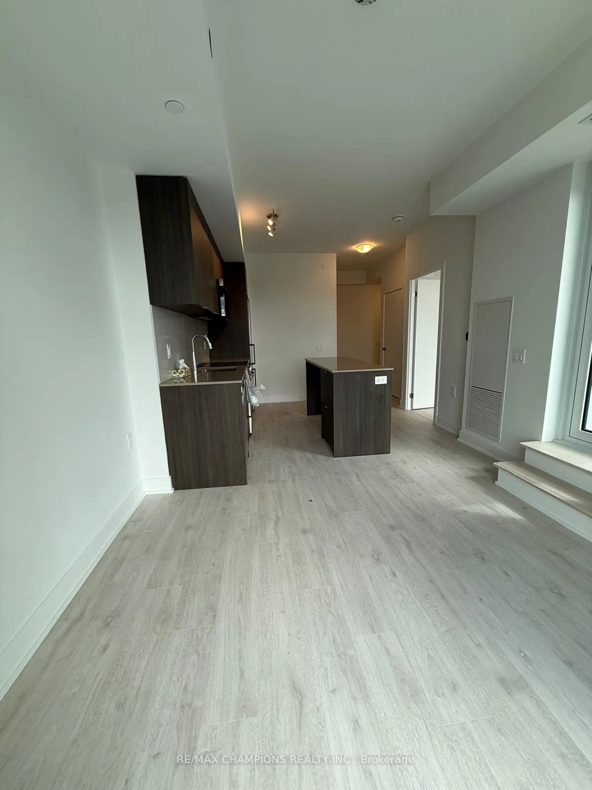 Photo 8 of Unit 502, 2088 James Street, Burlington, Brant — HOMEH