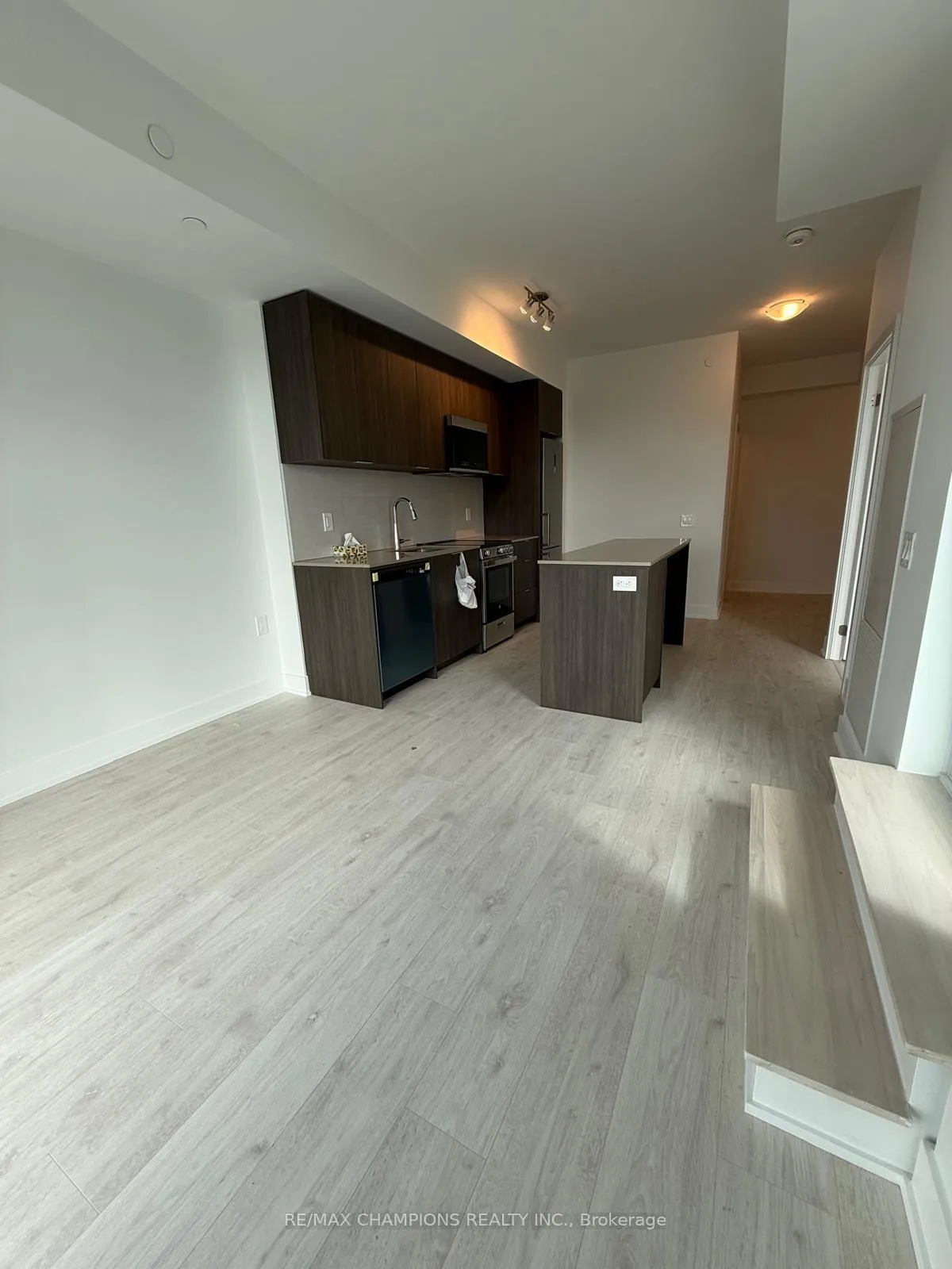 Photo 9 of Unit 502, 2088 James Street, Burlington, Brant — HOMEH
