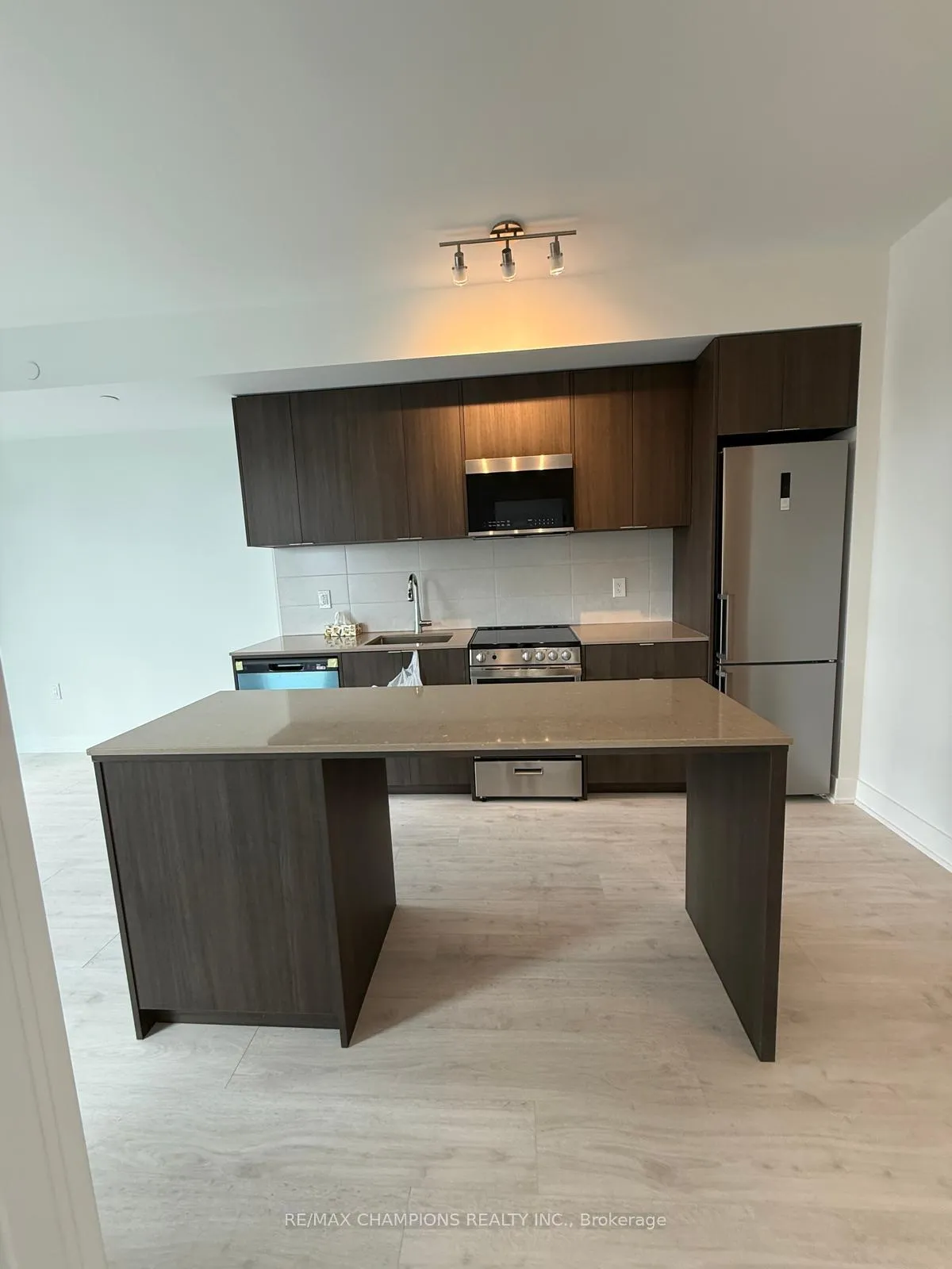 Photo 10 of Unit 502, 2088 James Street, Burlington, Brant — HOMEH