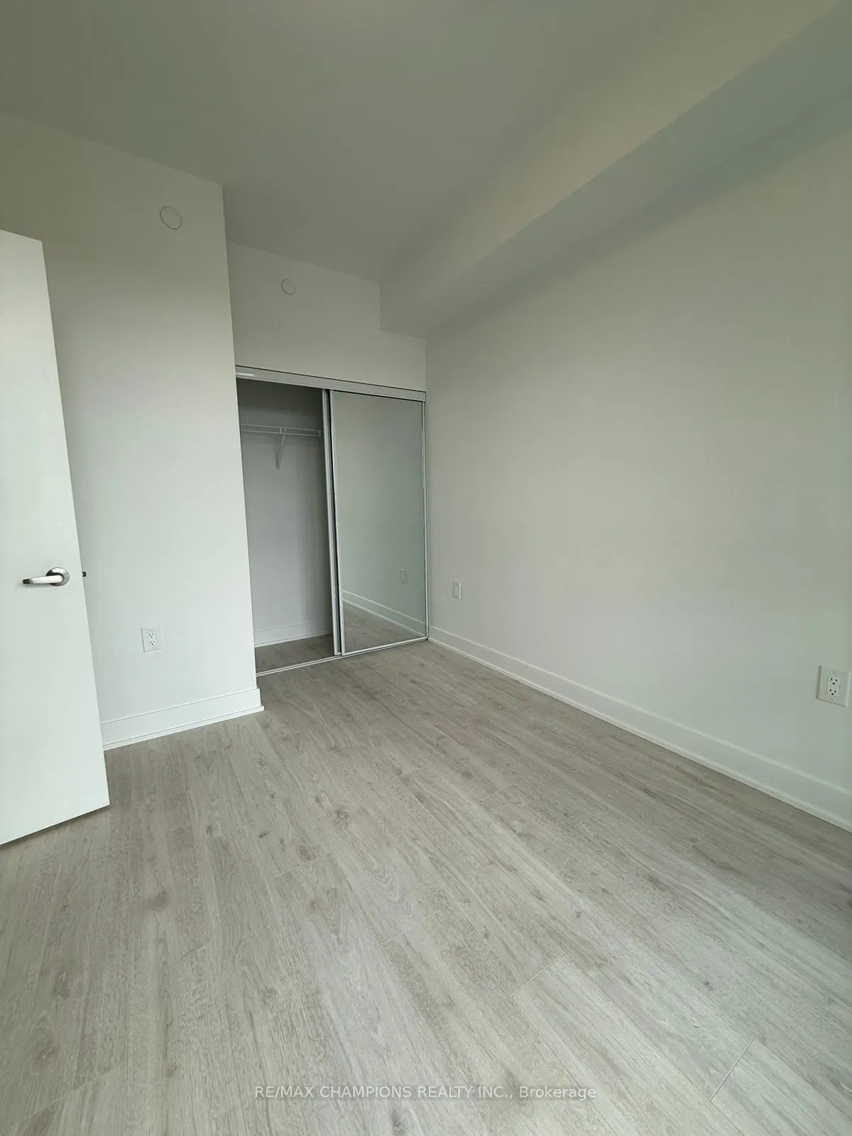 Photo 16 of Unit 502, 2088 James Street, Burlington, Brant — HOMEH