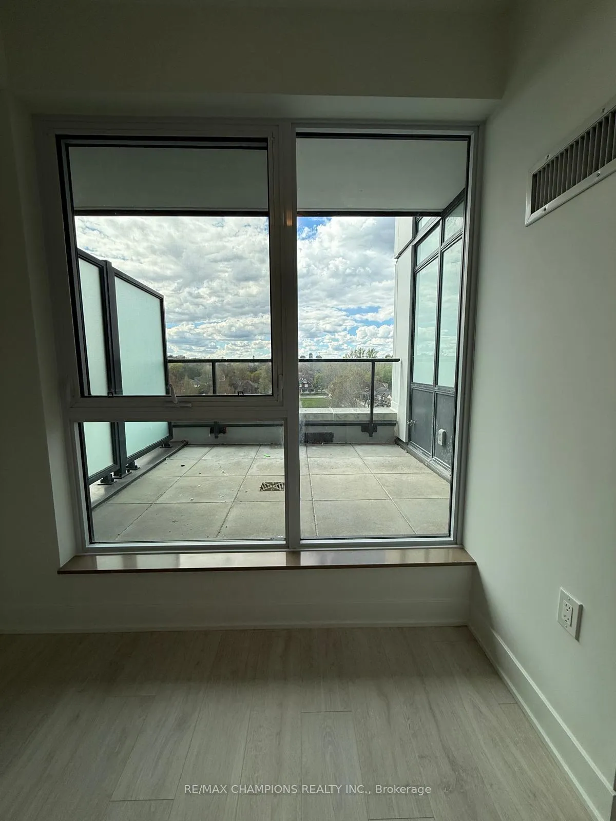 Photo 17 of Unit 502, 2088 James Street, Burlington, Brant — HOMEH