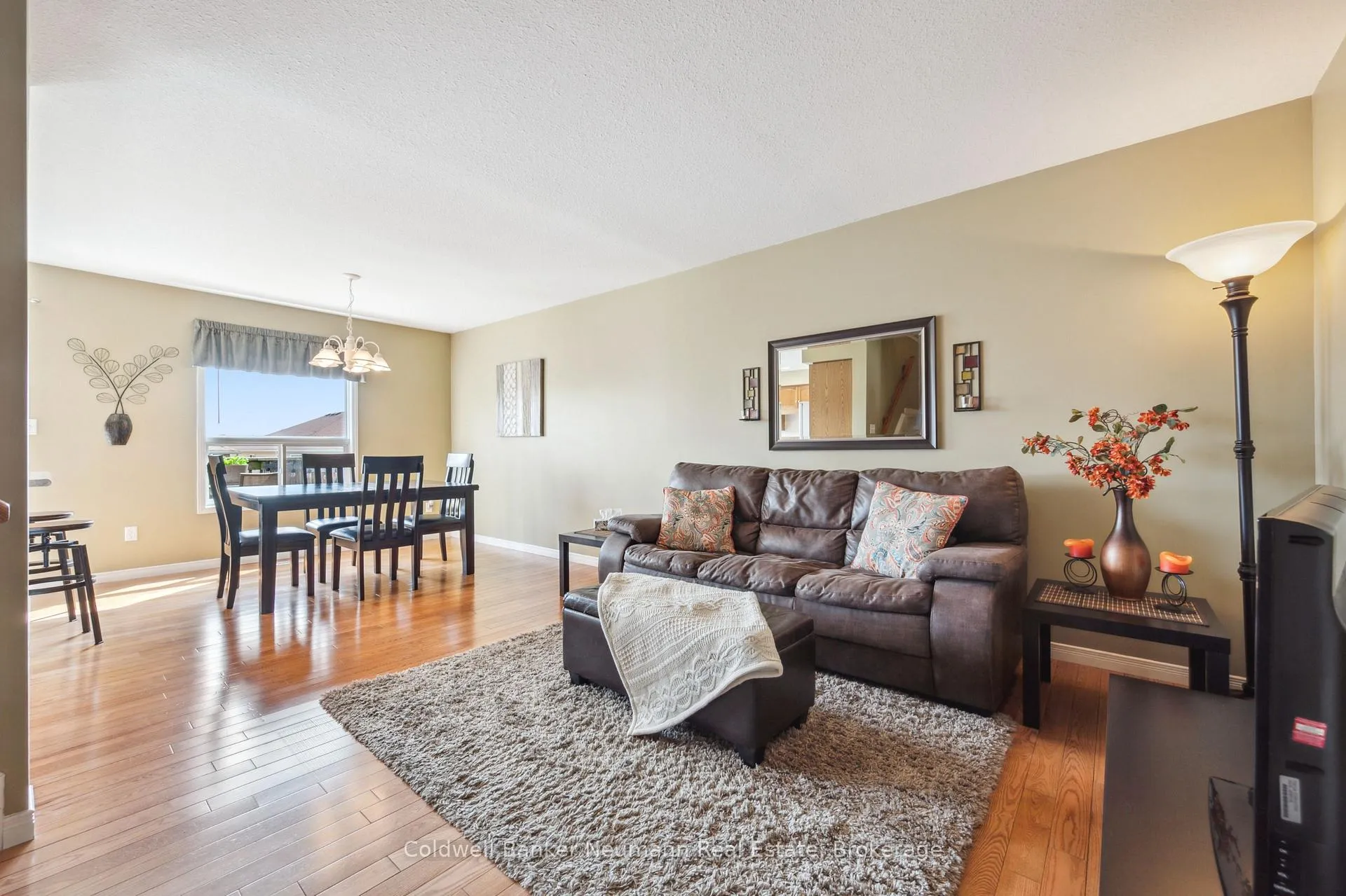 Photo 5 of 60 Hasler Crescent, Guelph, Pineridge/Westminster Woods — HOMEH