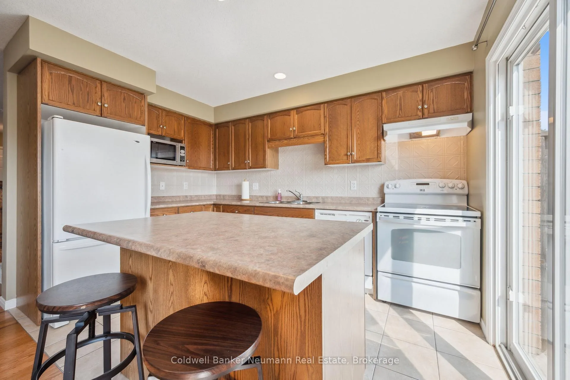 Photo 12 of 60 Hasler Crescent, Guelph, Pineridge/Westminster Woods — HOMEH