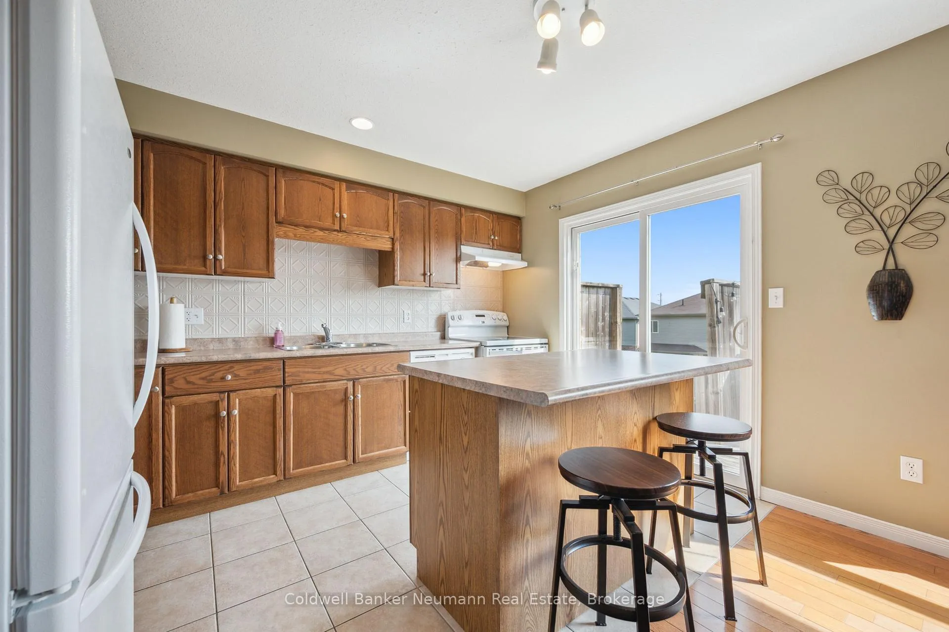 Photo 13 of 60 Hasler Crescent, Guelph, Pineridge/Westminster Woods — HOMEH