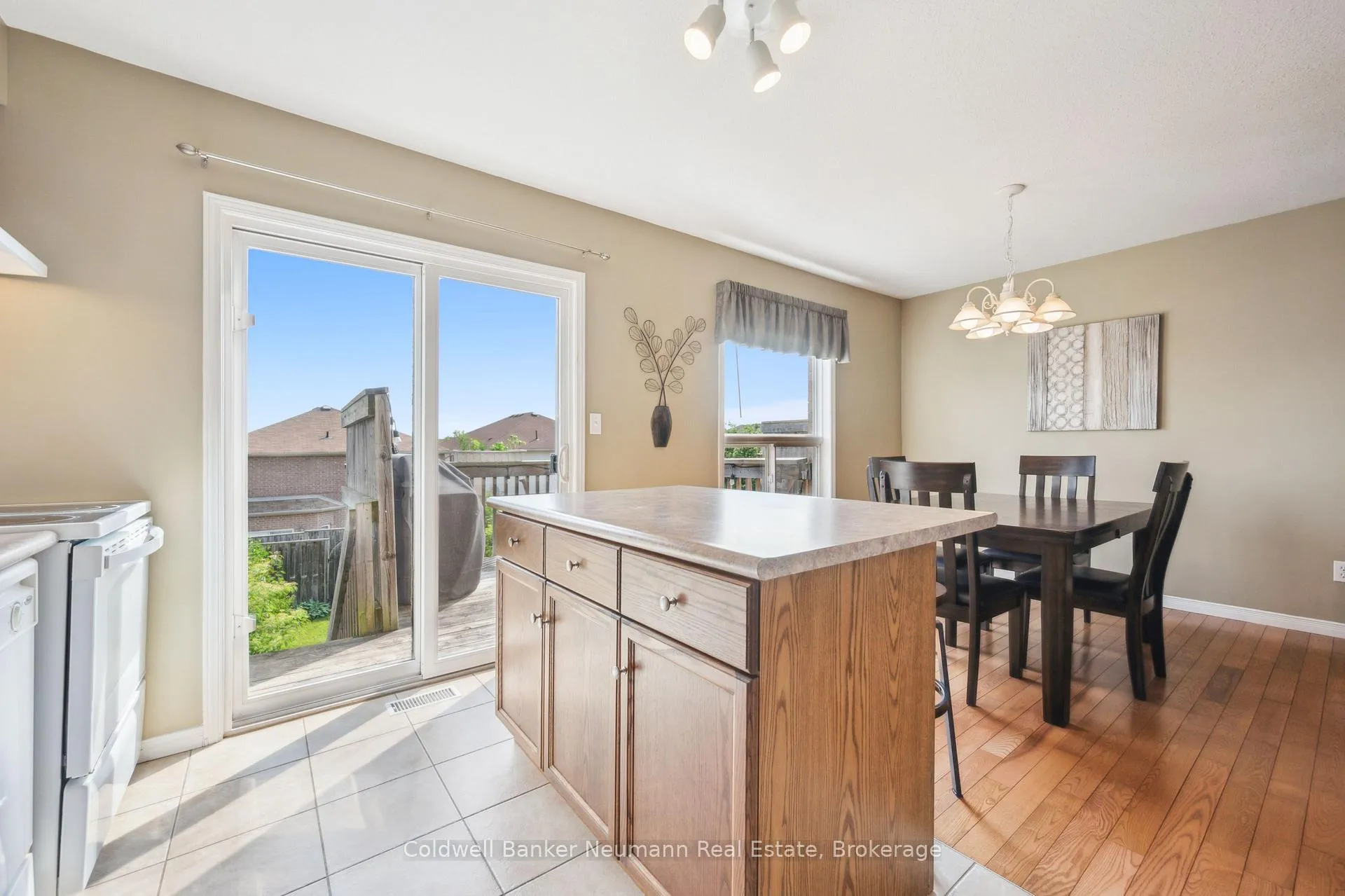Photo 17 of 60 Hasler Crescent, Guelph, Pineridge/Westminster Woods — HOMEH